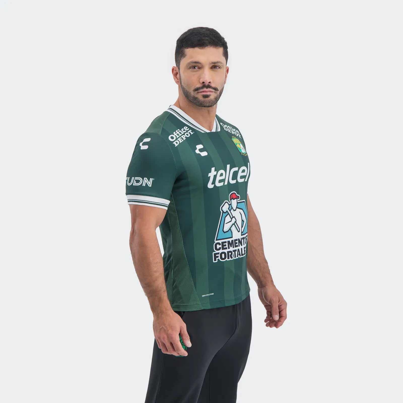 Charly 2025-26 Leon Men's Stadium Home Soccer Jersey (Model - Front)