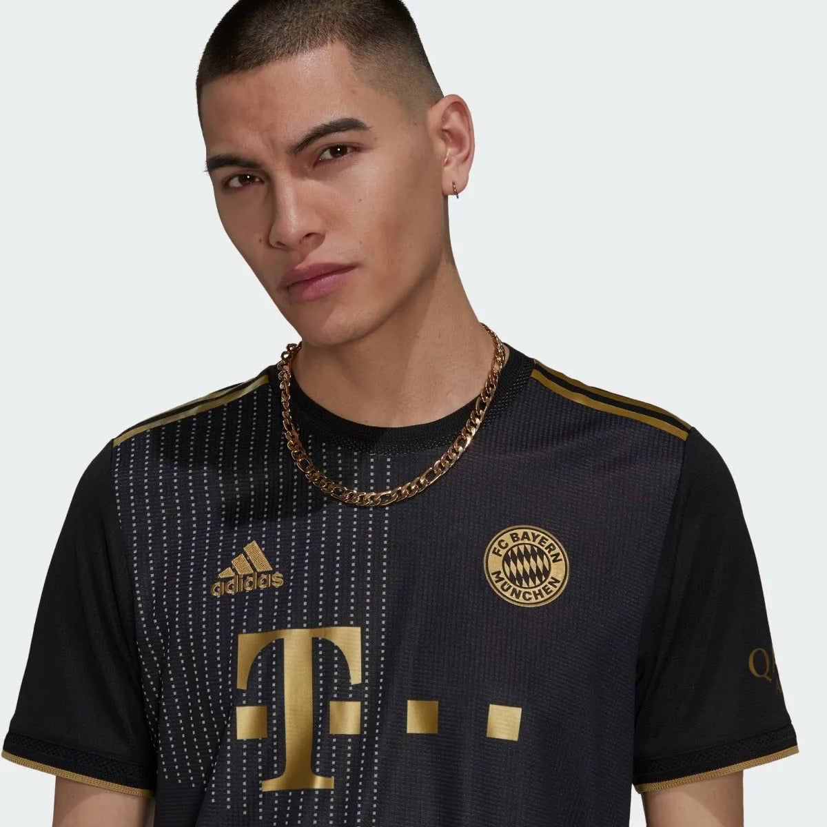 Adidas 2021-22 Bayern Munchen Authentic Away Jersey - Black-Gold (Detail 1)