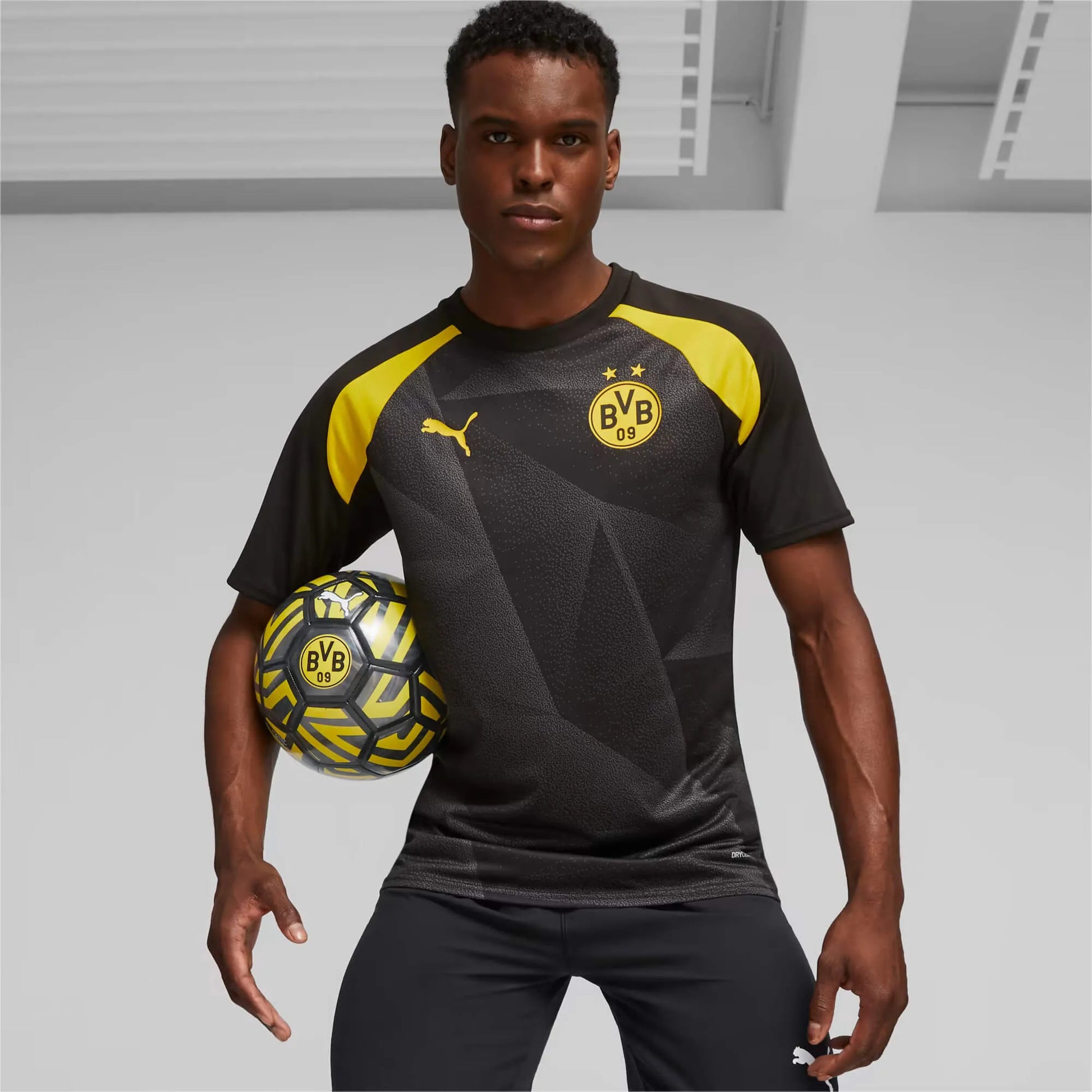 Puma 2023-24 Borussia Dortmund Men's Pre-Match Jersey (Model - Front)