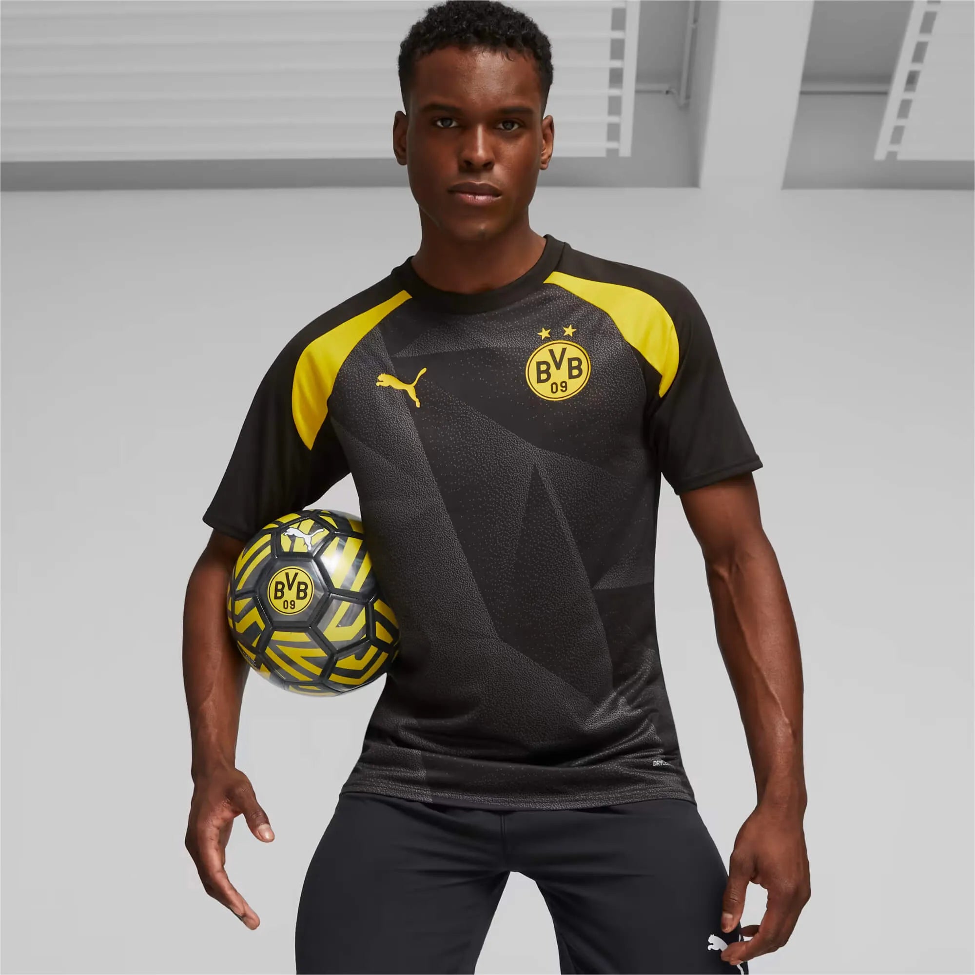 Puma 2023-24 Borussia Dortmund Men's Pre-Match Jersey (Model - Front)