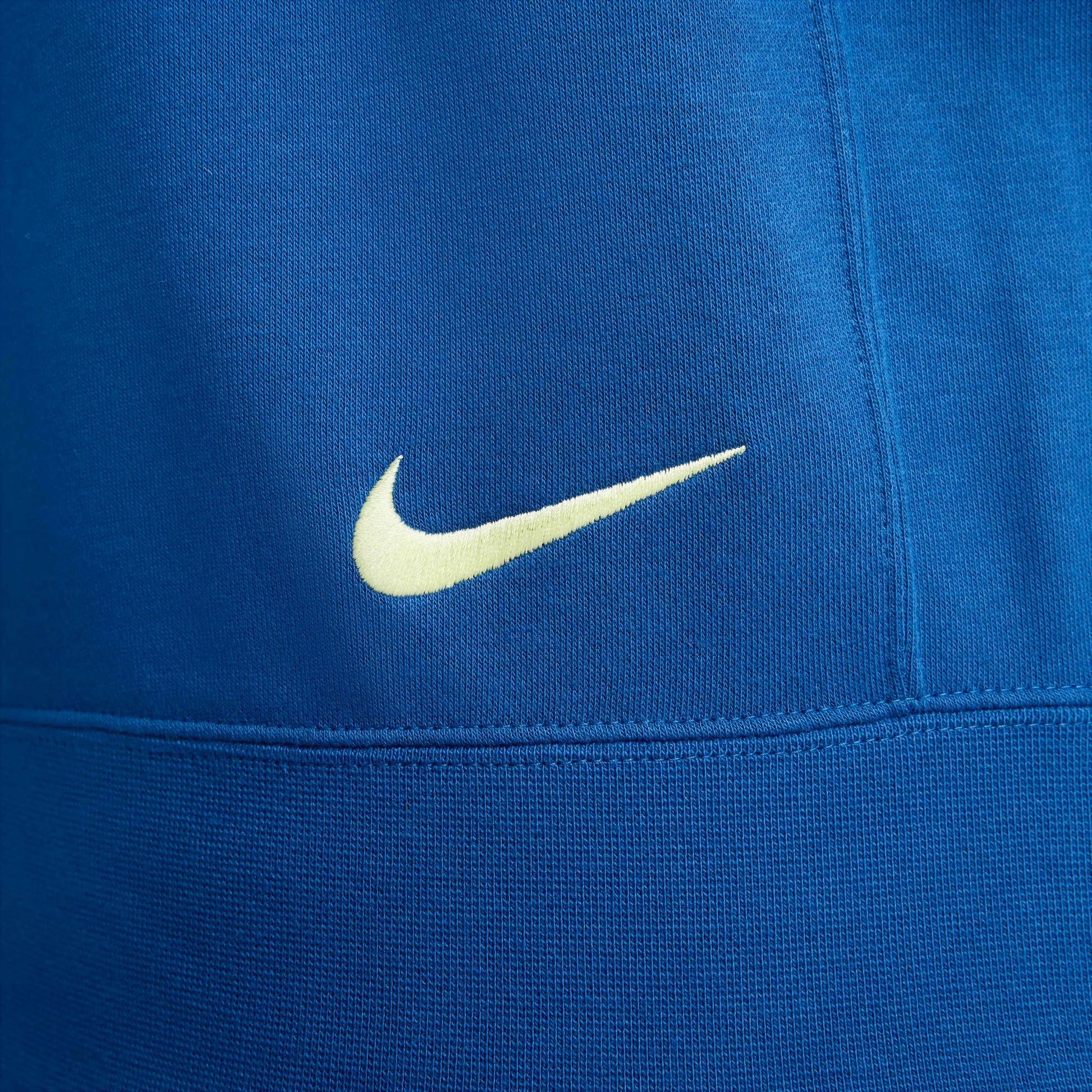 Nike 2024-25 Club America Men's Pullover Hoodie (Detail 4)
