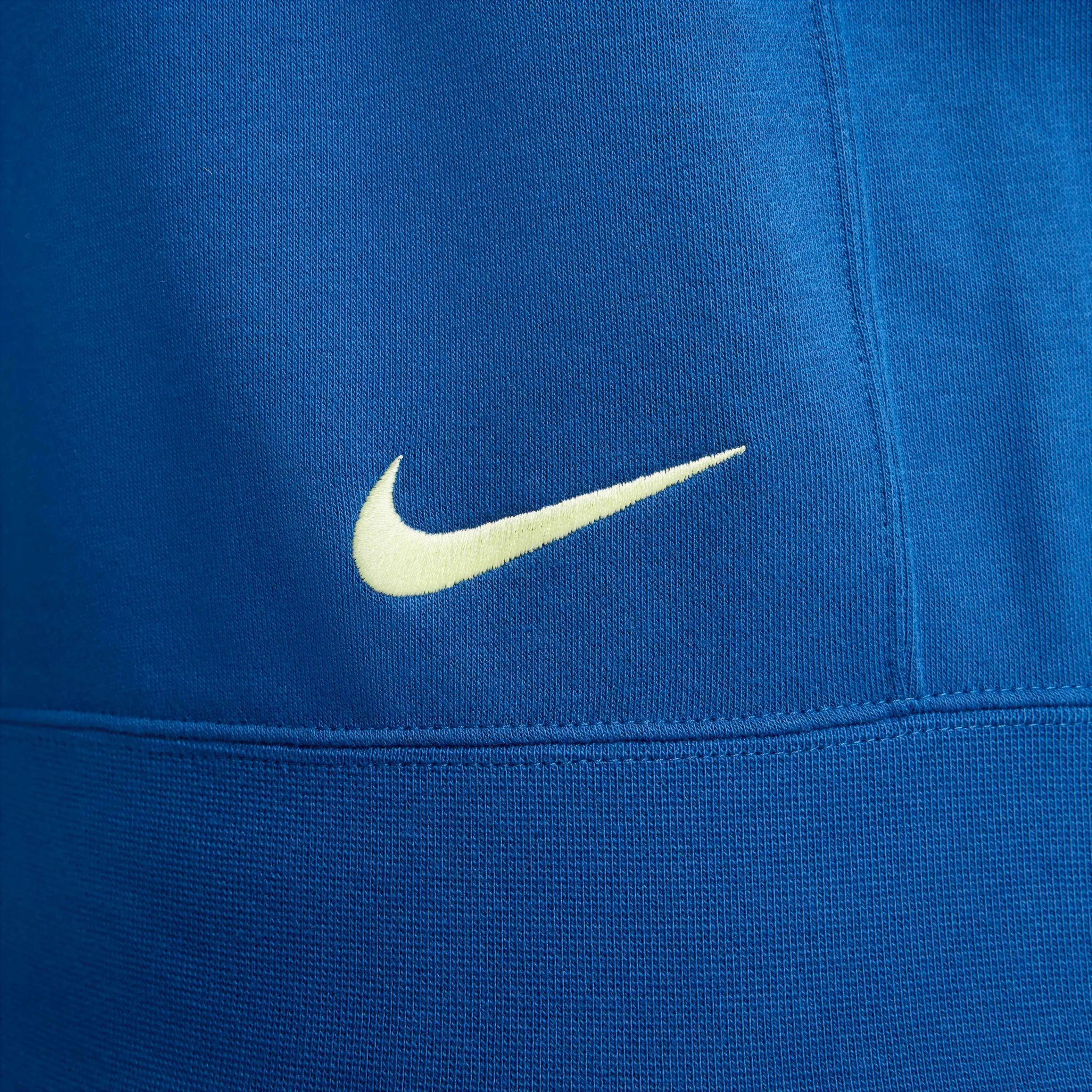 Nike 2024-25 Club America Men's Pullover Hoodie (Detail 4)