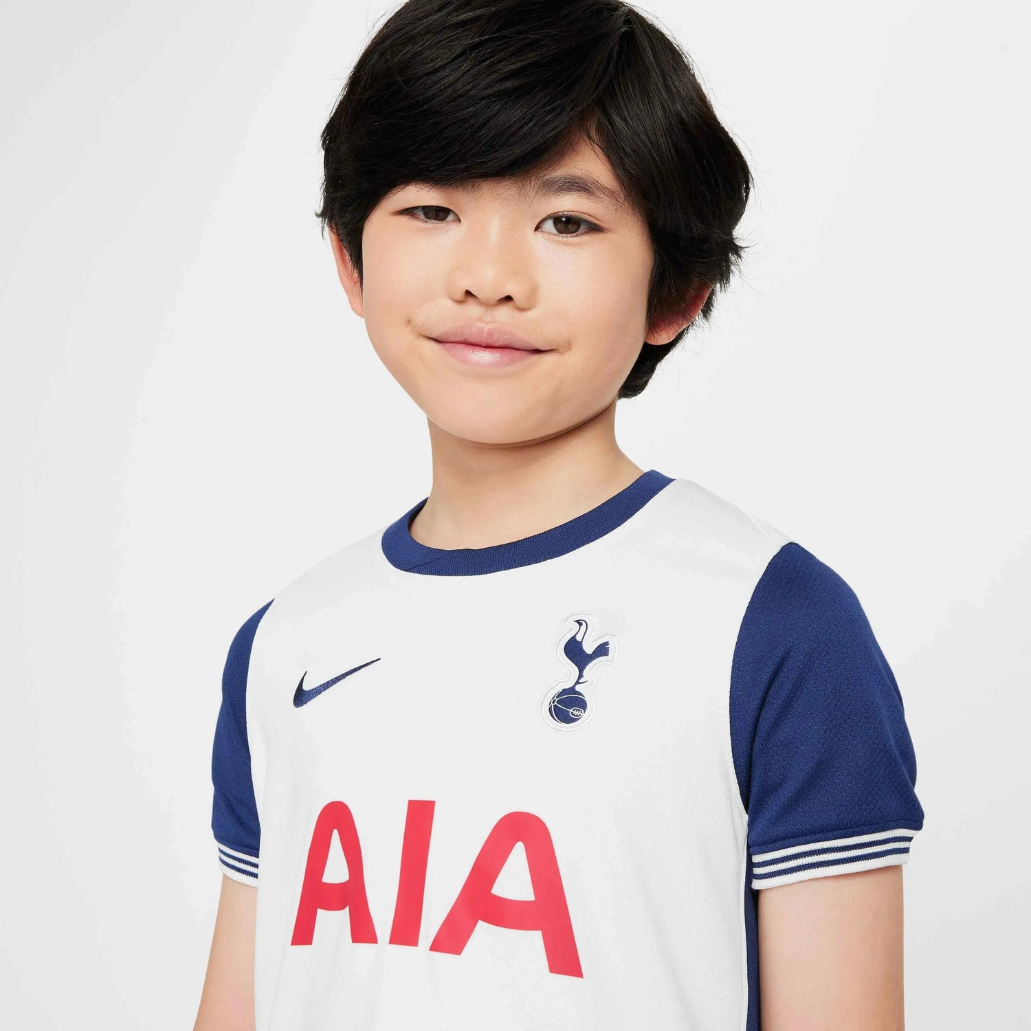 Nike 2024-25 Tottenham Little Kids' Stadium Home Kit (Detail 1)