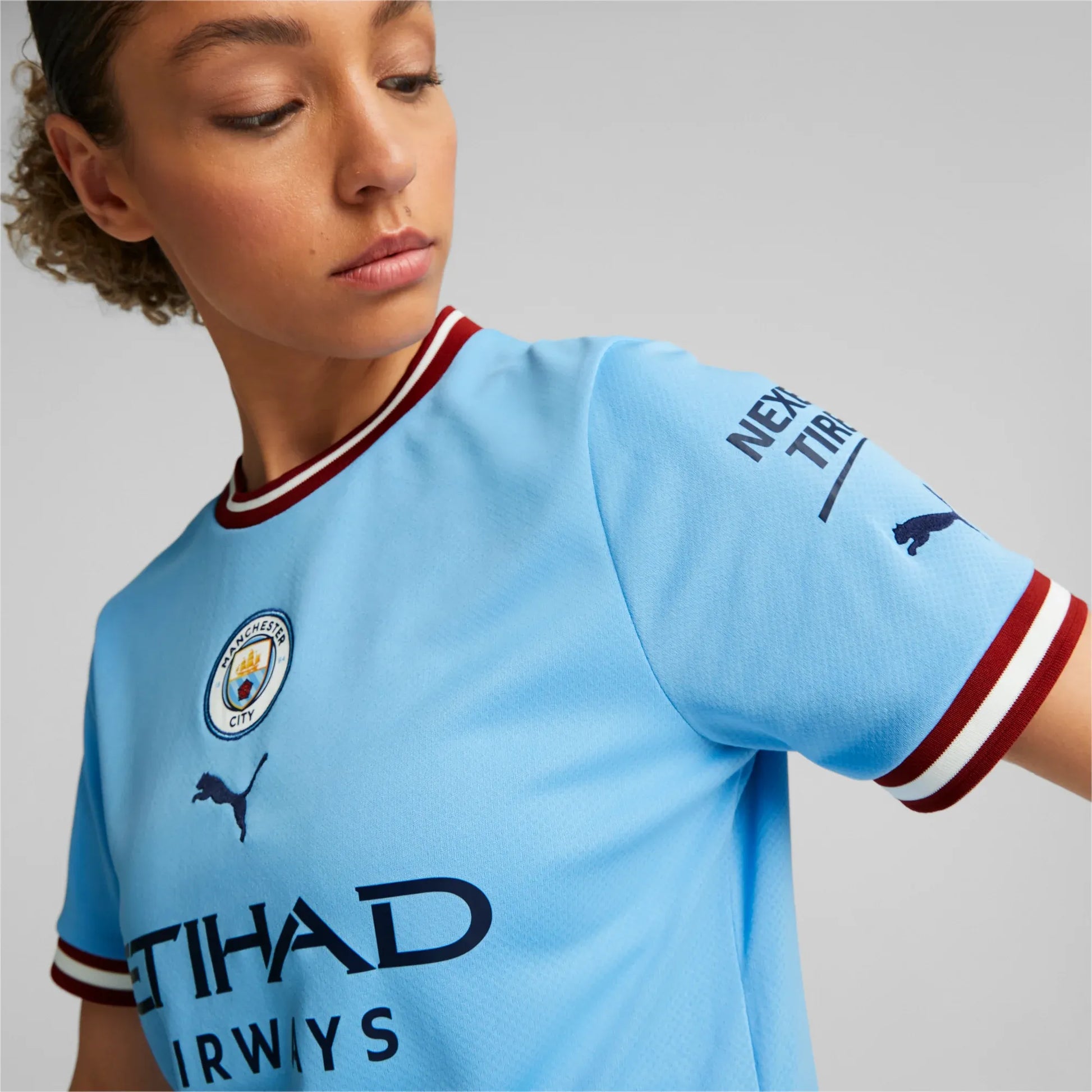 Puma 2022-23 Manchester City Women's Home Jersey - Light Blue (Detail 1)