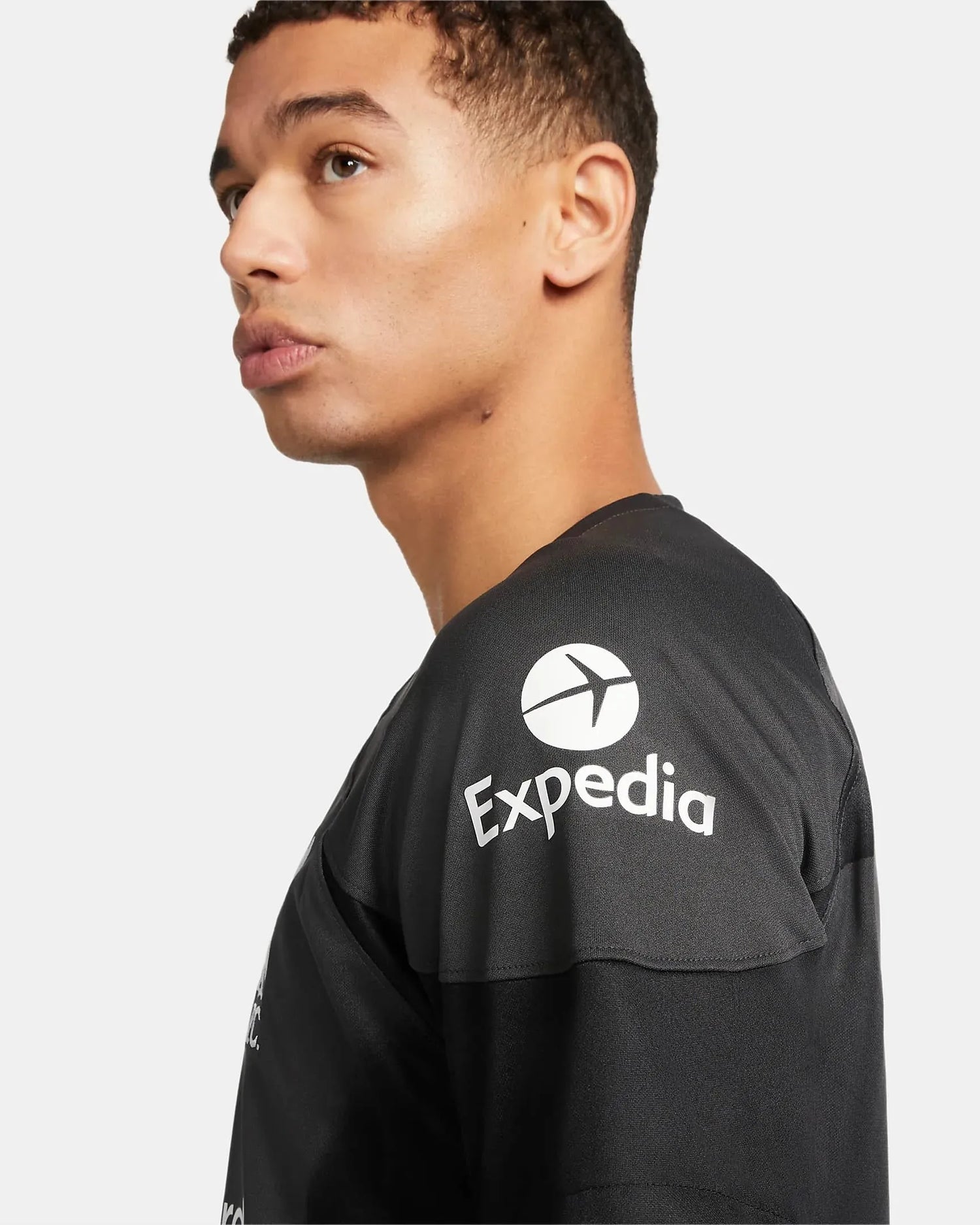 Nike 2022-23 Liverpool Goalkeeper Jersey - Black (Detail 2)