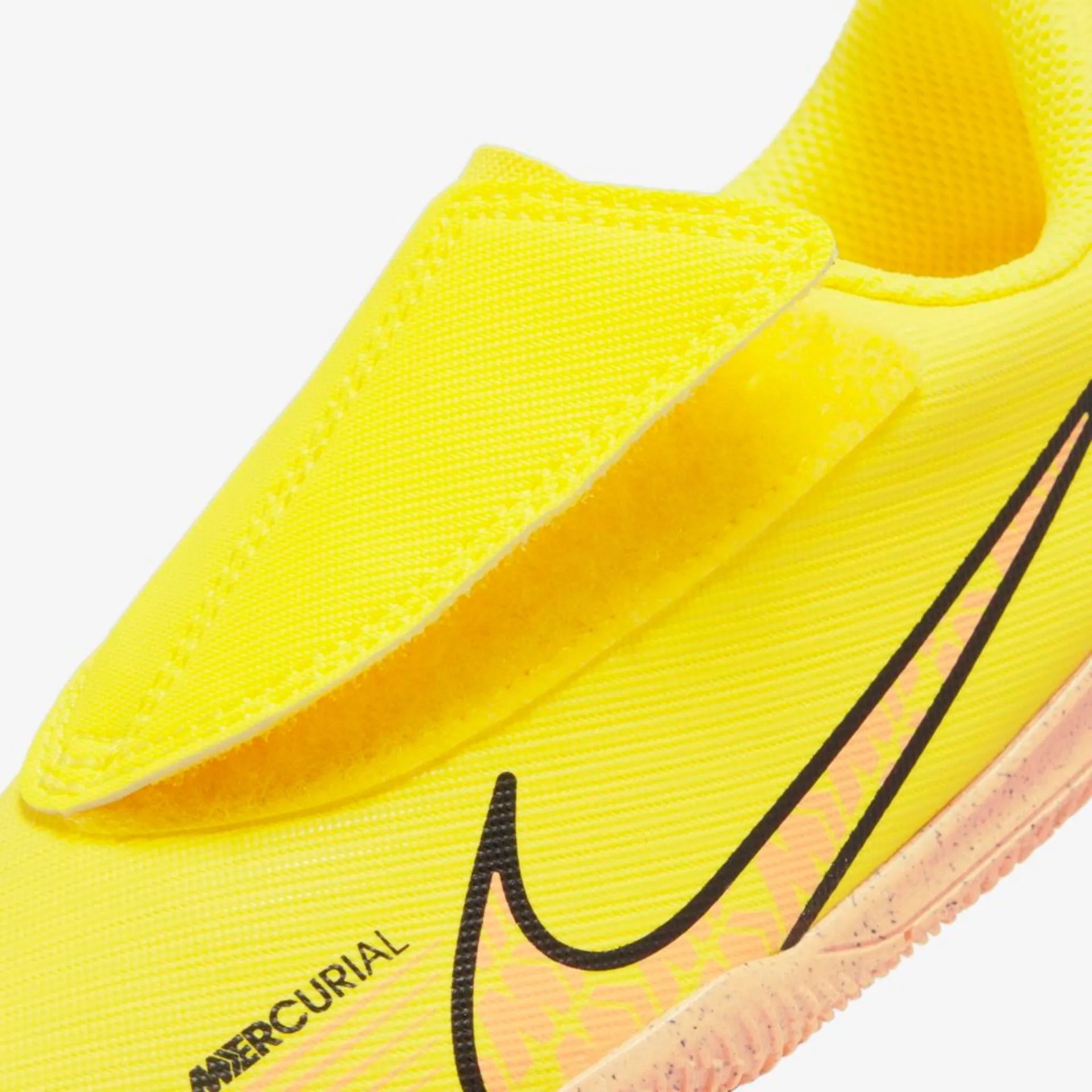 Nike Kids vapor 15 Club Indoor PS (V) - Yellow Strike-Sunset Glow (Detail 3)