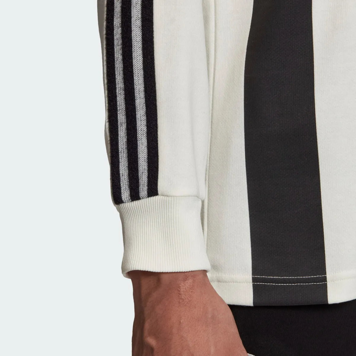Adidas 2020-21 Juventus icons Long-Sleeve Tee - White-Black