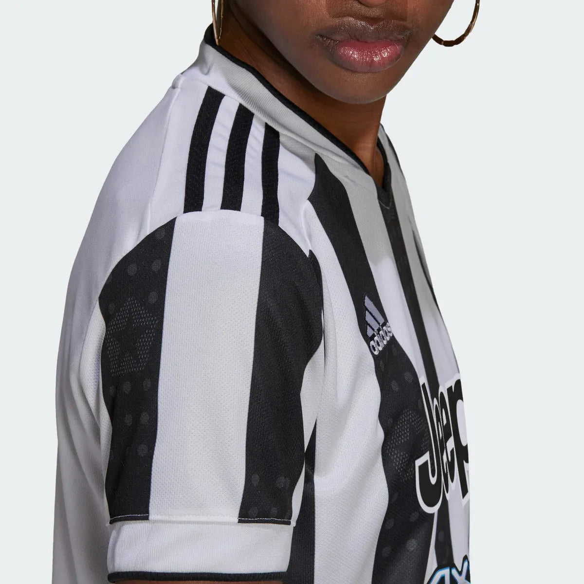 Adidas 2021-22 Juventus Women Home Jersey - White-Black (Detail 2)
