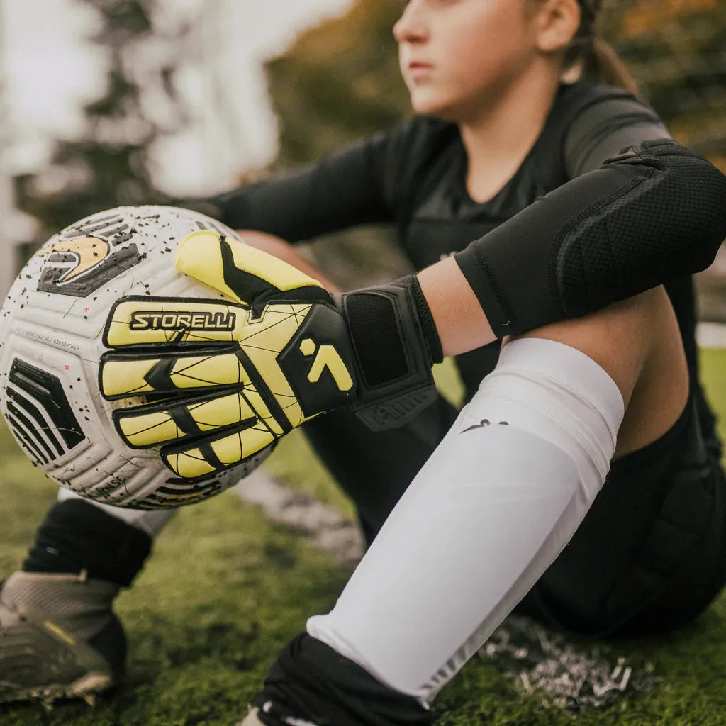 Storelli JR Gladiator 3.0 Recruit with Spine Glove - Yellow-Black (Detail 1)