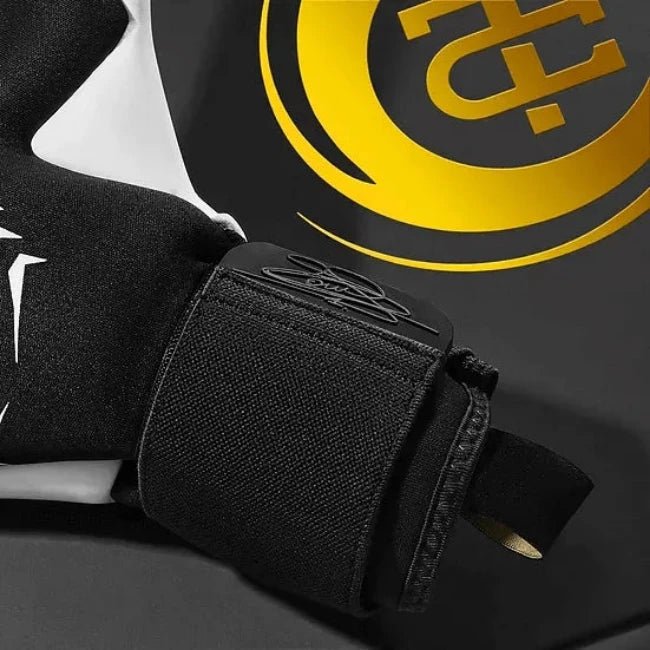 courtois handschuhe Elite Sport Thibault Courtois 685 Limited Edition Goalkeeper Glove | Black/Gold/White