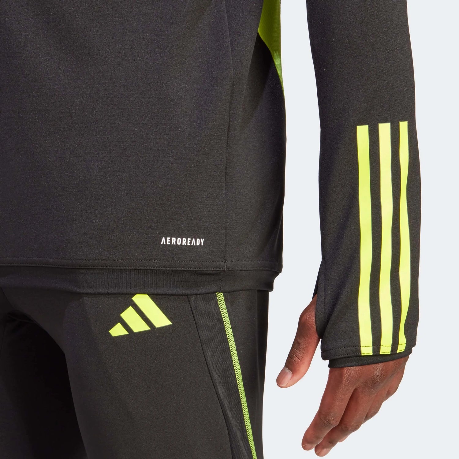 adidas 2023-24 Arsenal Men's Training Top (Detail 2)