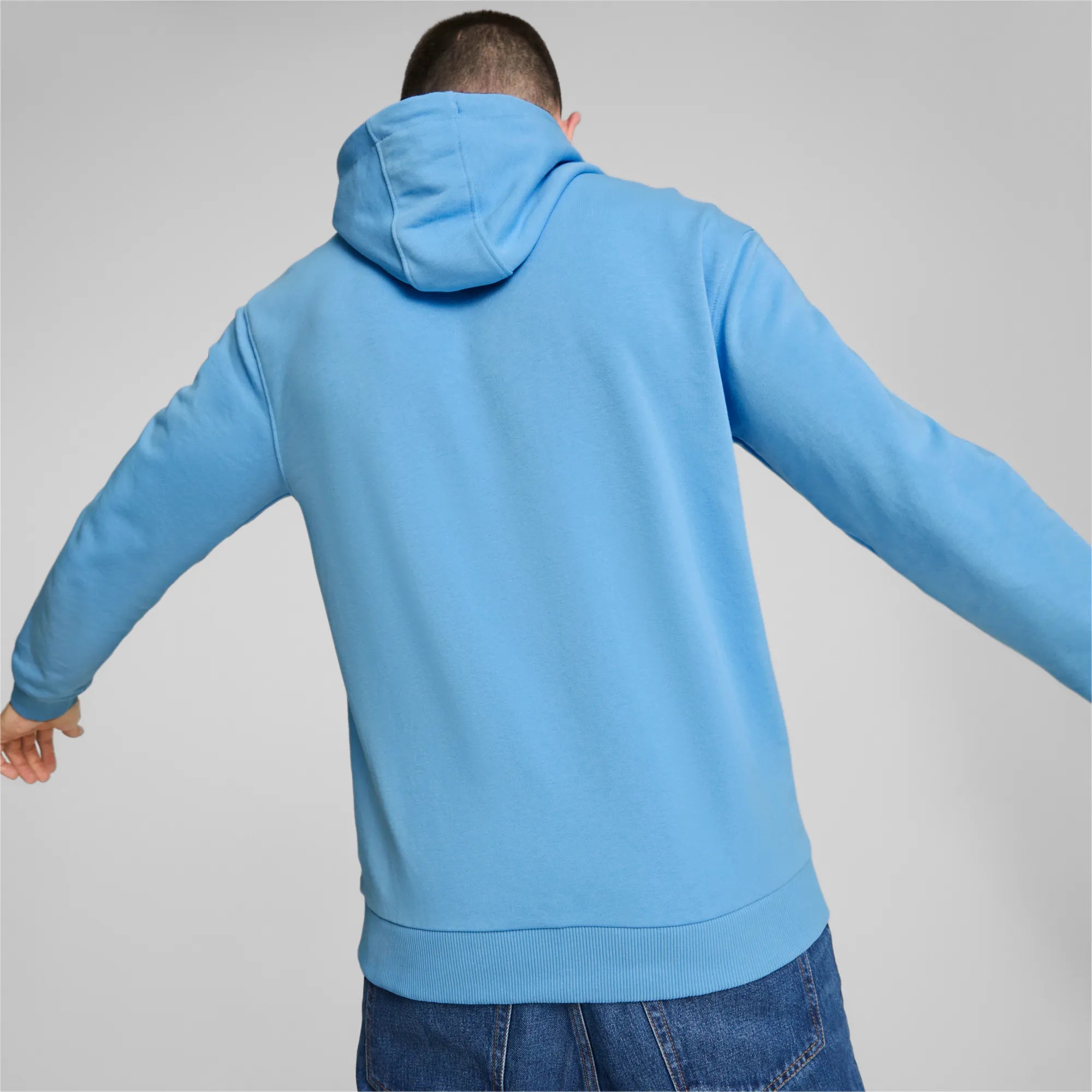 Puma 2022-23 Manchester City FtblCulture Hoody - Light Blue-White (Model - Back)