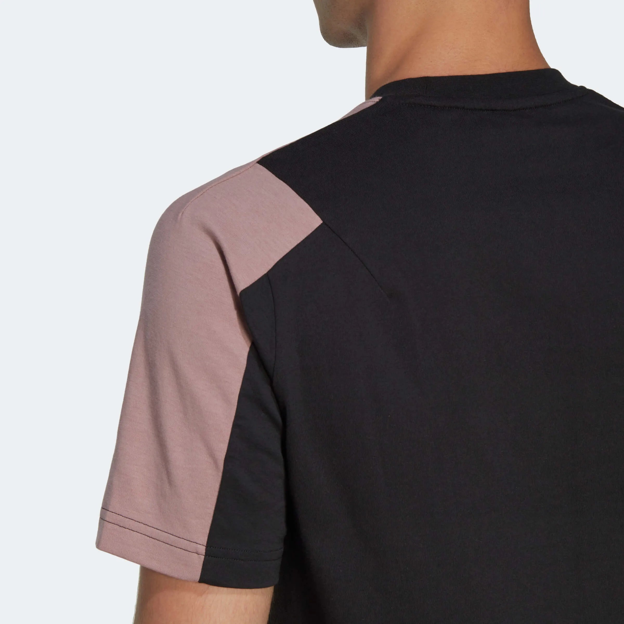 adidas 2022-23 Real Madrid Travel Tee - Black-Purple (Detail 2)