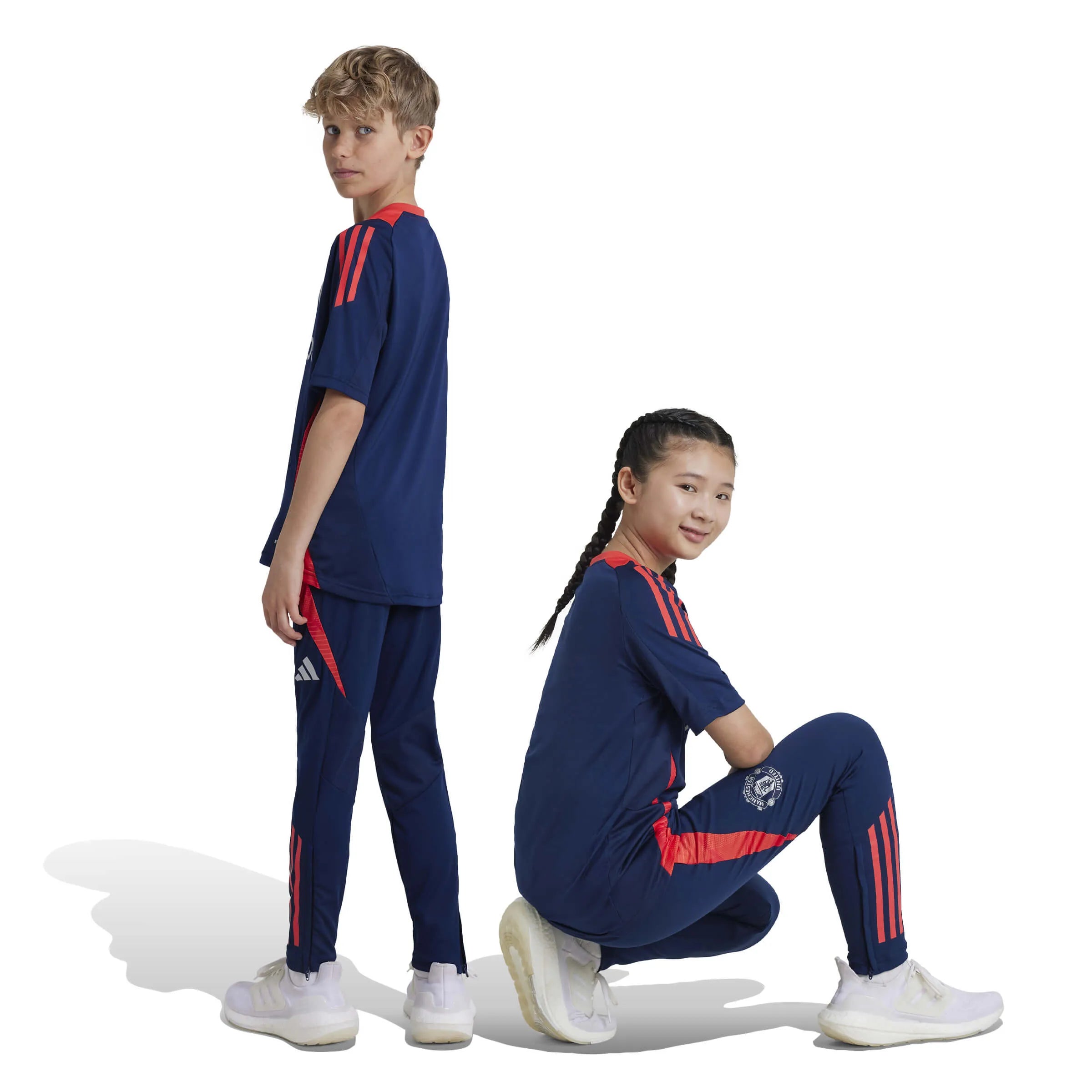 adidas 2024-25 Manchester United Youth Training Pants (Models - Back)