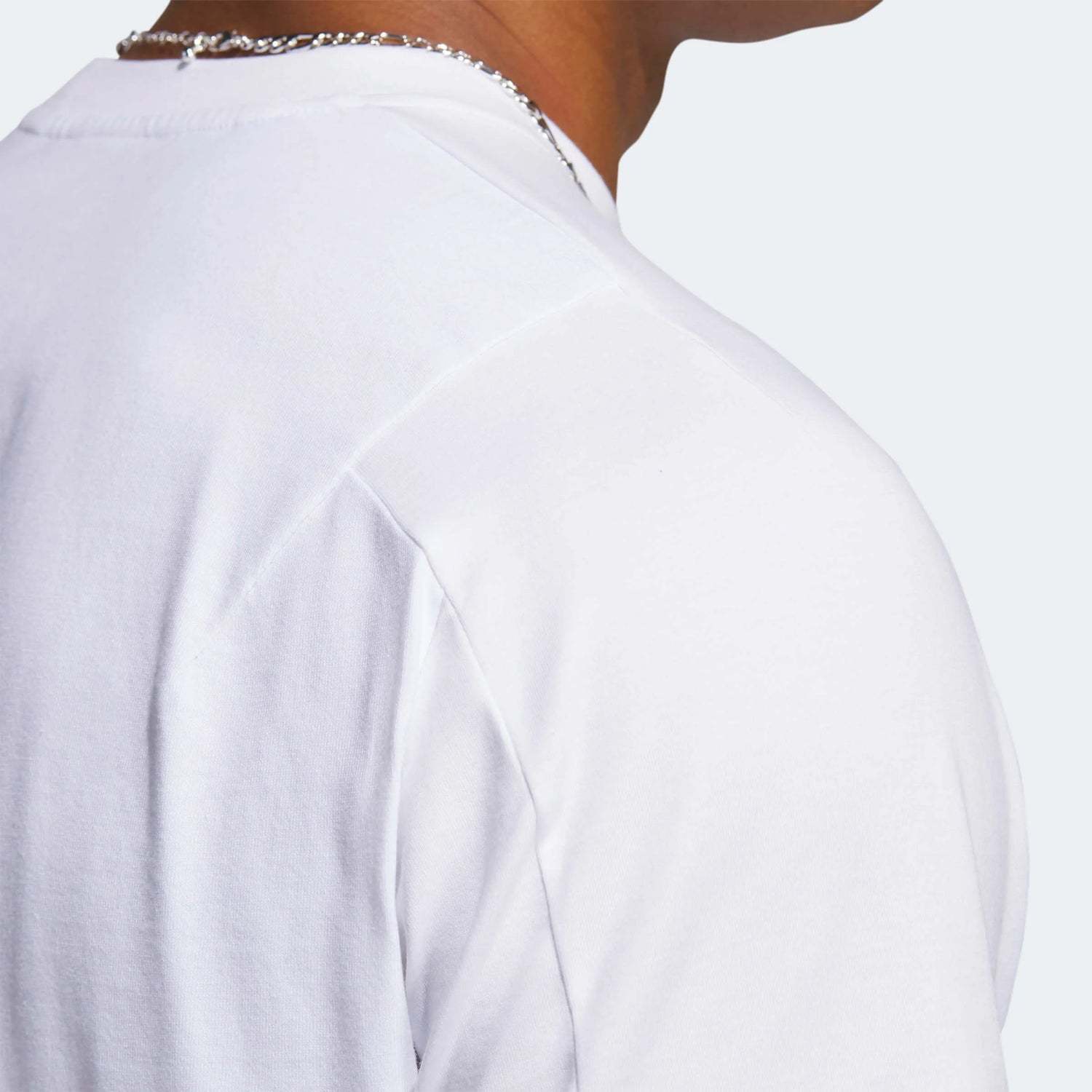 adidas 2022-23 Manchester United Travel Tee - White (Detail 2)