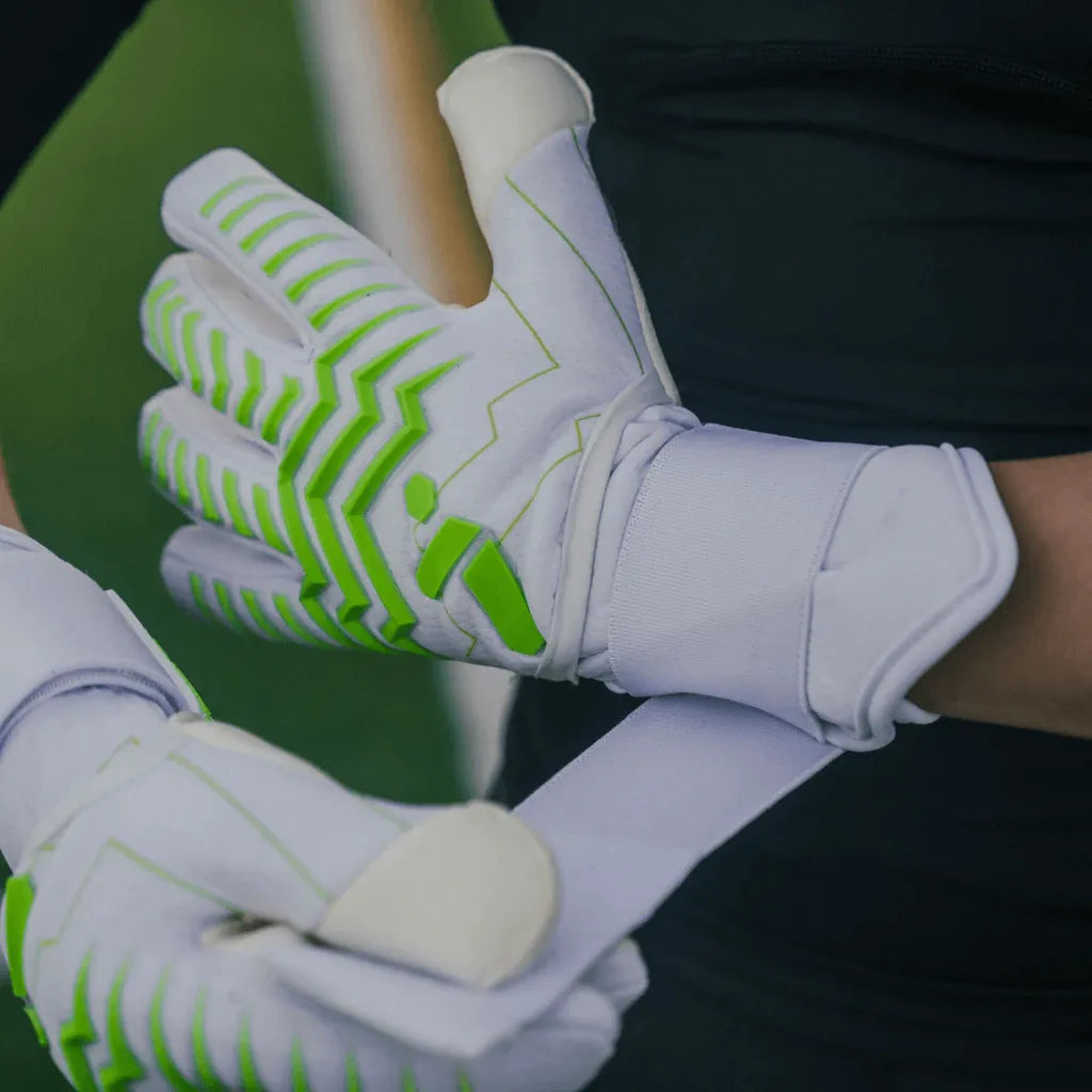 Storelli Electric Finger Spine Protection Goalkeeper Gloves White (Detail 1)