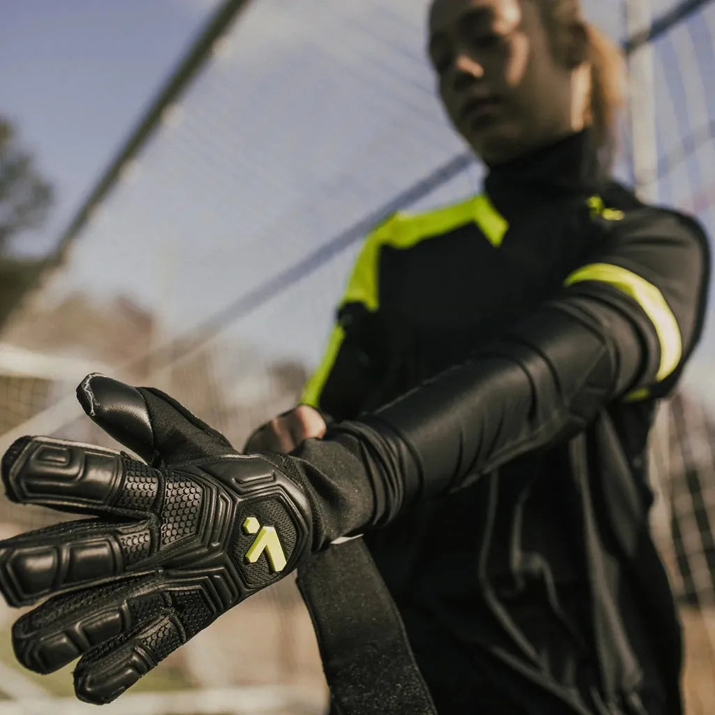 Storelli Gladiator Pro 3 with Spine Glove - Black (Model 4)