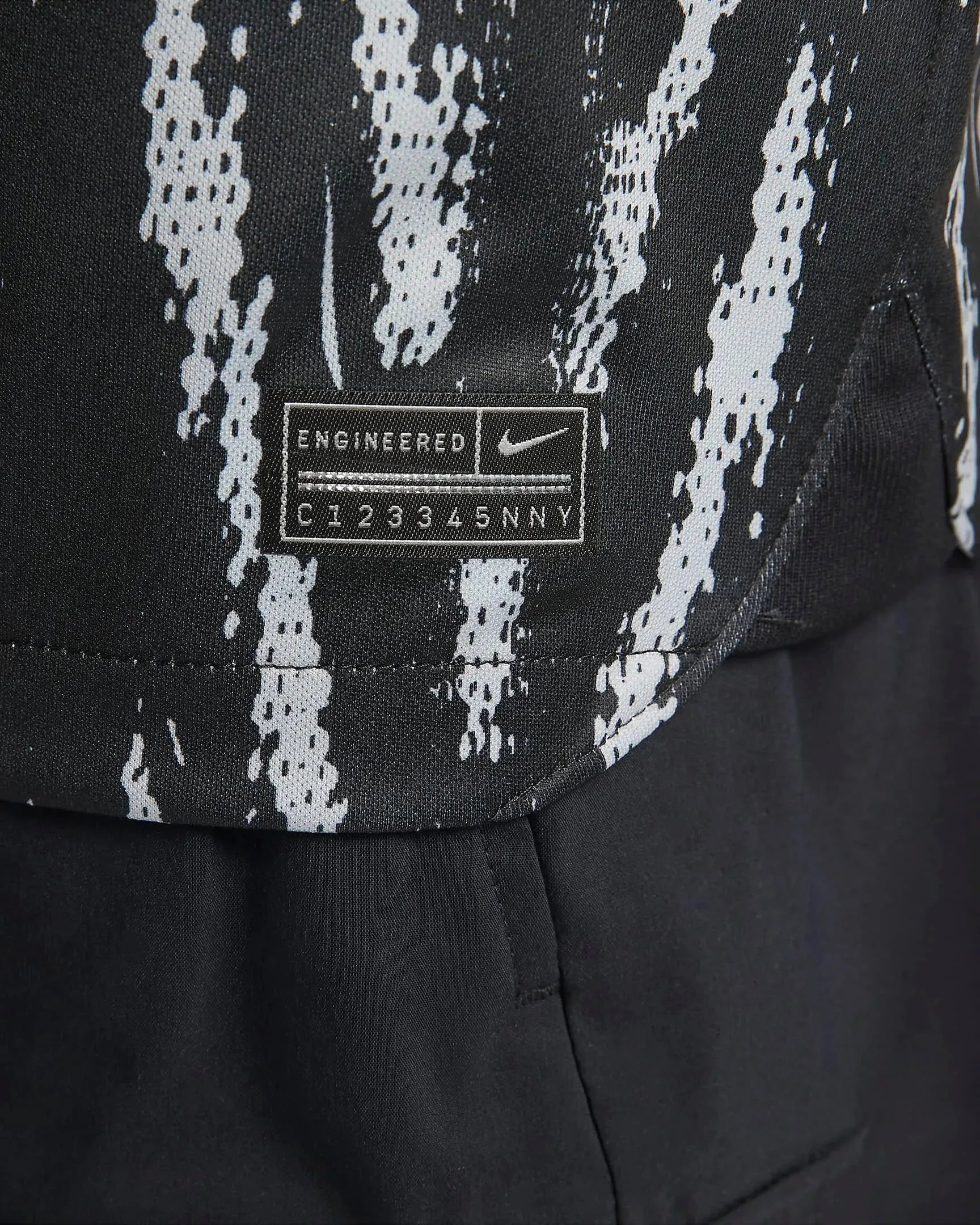 Nike 2022-23 Club America Long Sleeve Goalkeeper Jersey - Black-Grey (Detail 2)