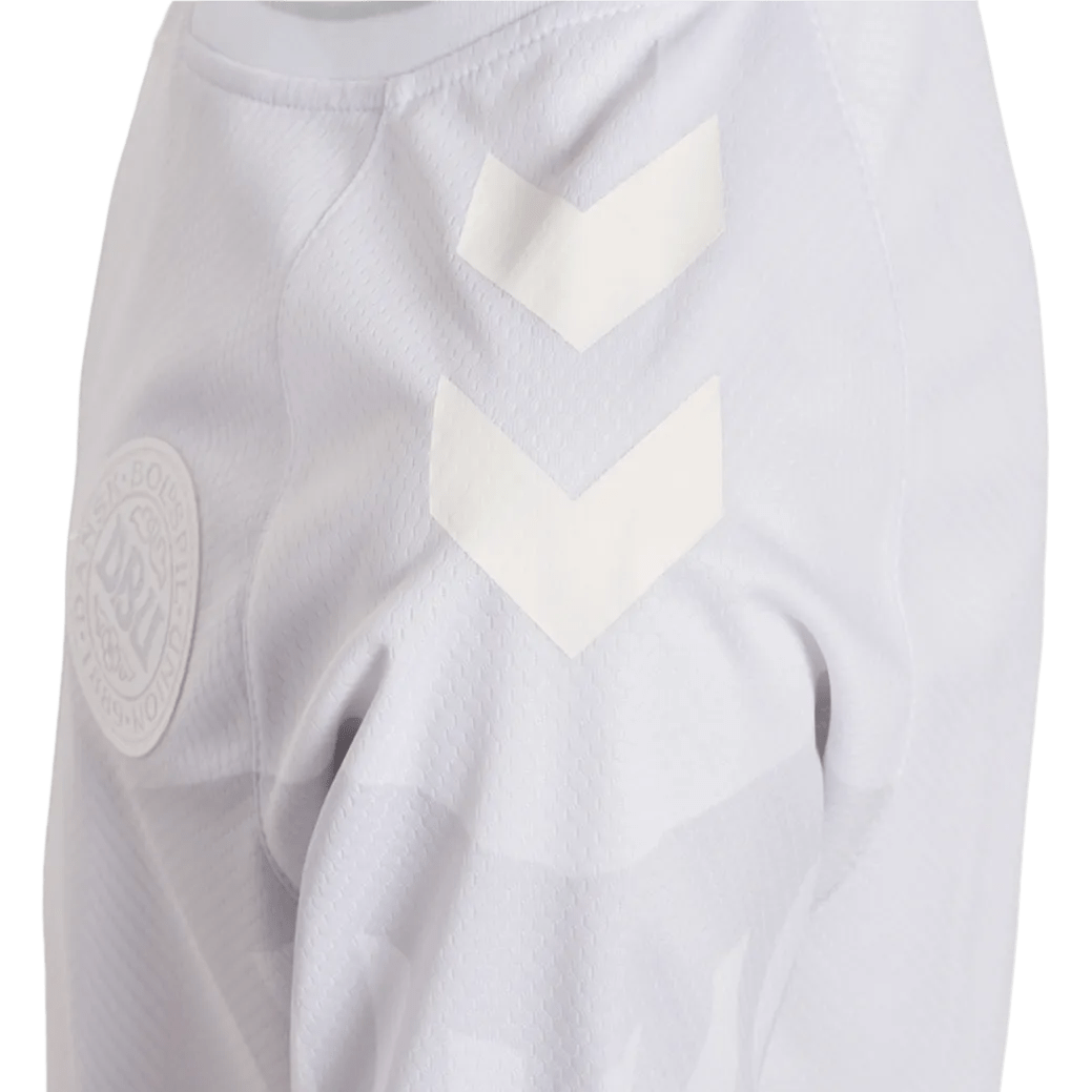 Hummel 2022-23 Denmark Youth Away Jersey - White (Detail 1)