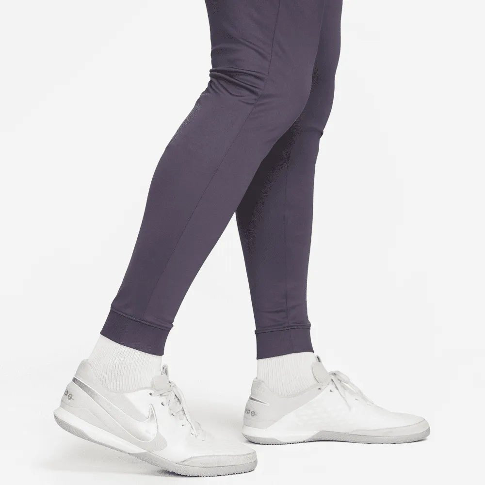 Nike 2023-24 Liverpool Men's Strike Training Pants (Detail 4)