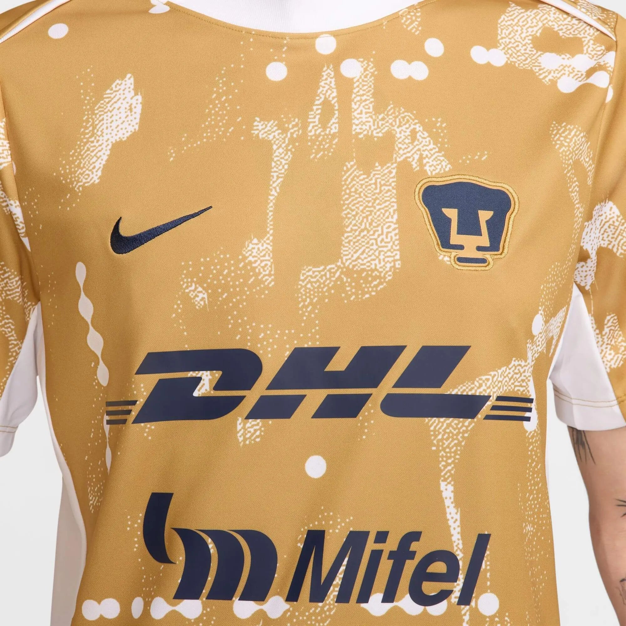 Nike 2024-25 Pumas Men's Training Jersey (Detail 2)
