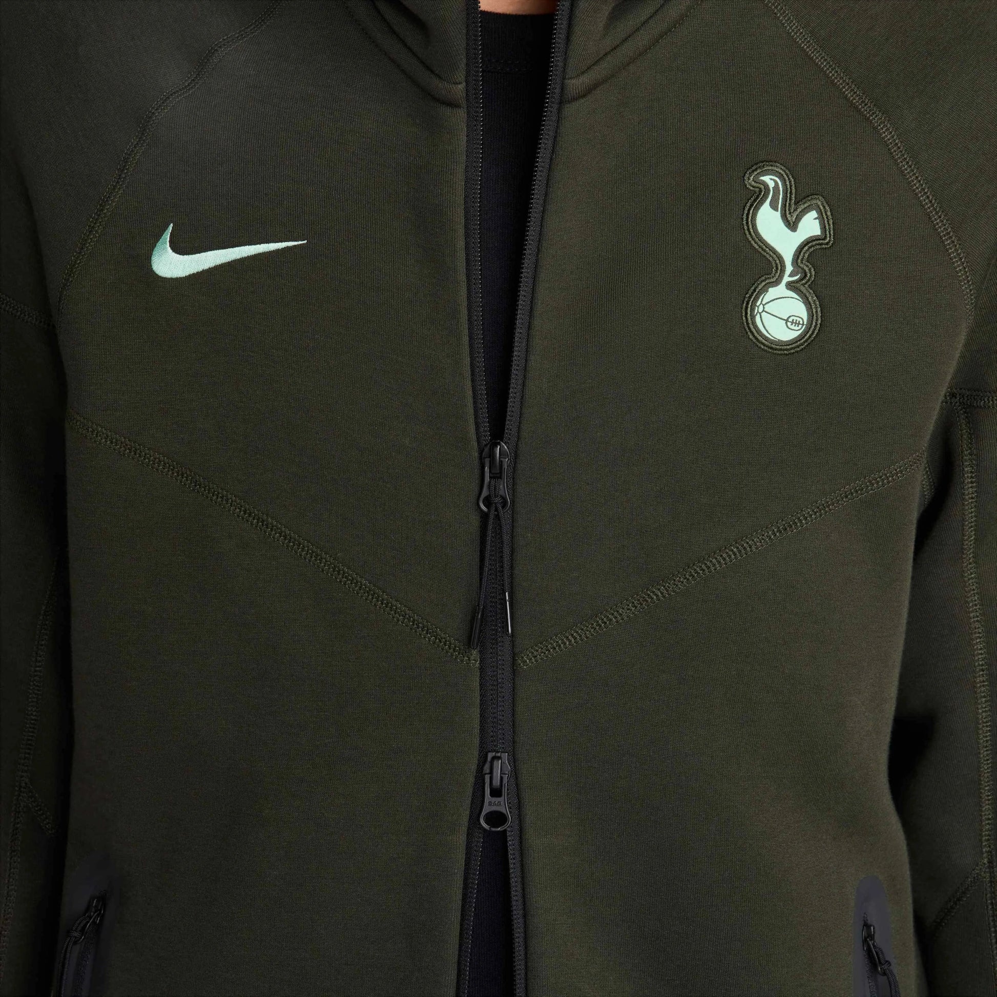 Nike 2024-25 Tottenham Men's Tech Fleece Third Full-Zip Jacket