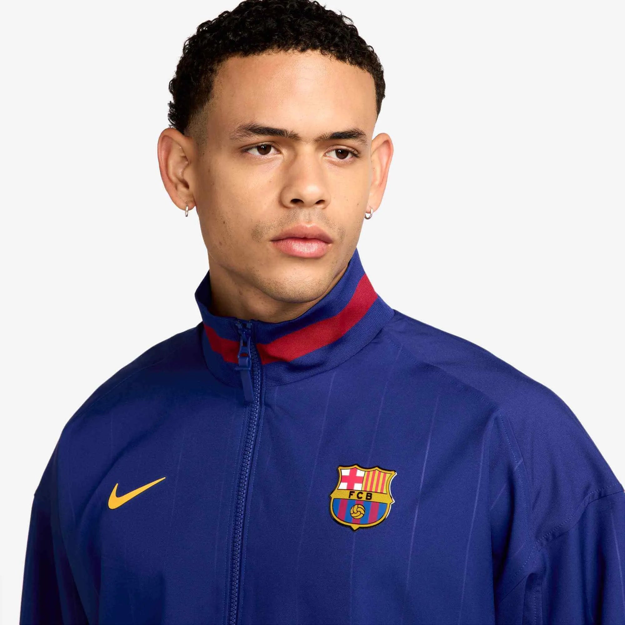 Nike 2025-26 Barcelona Men's Strike Anthem Jacket (Detail 1)