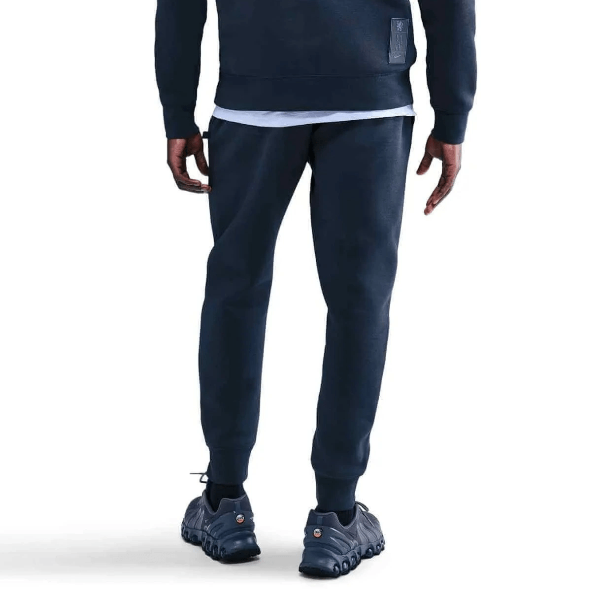 Nike 2025-26 Chelsea Men's Club Jogger (Model - Back)