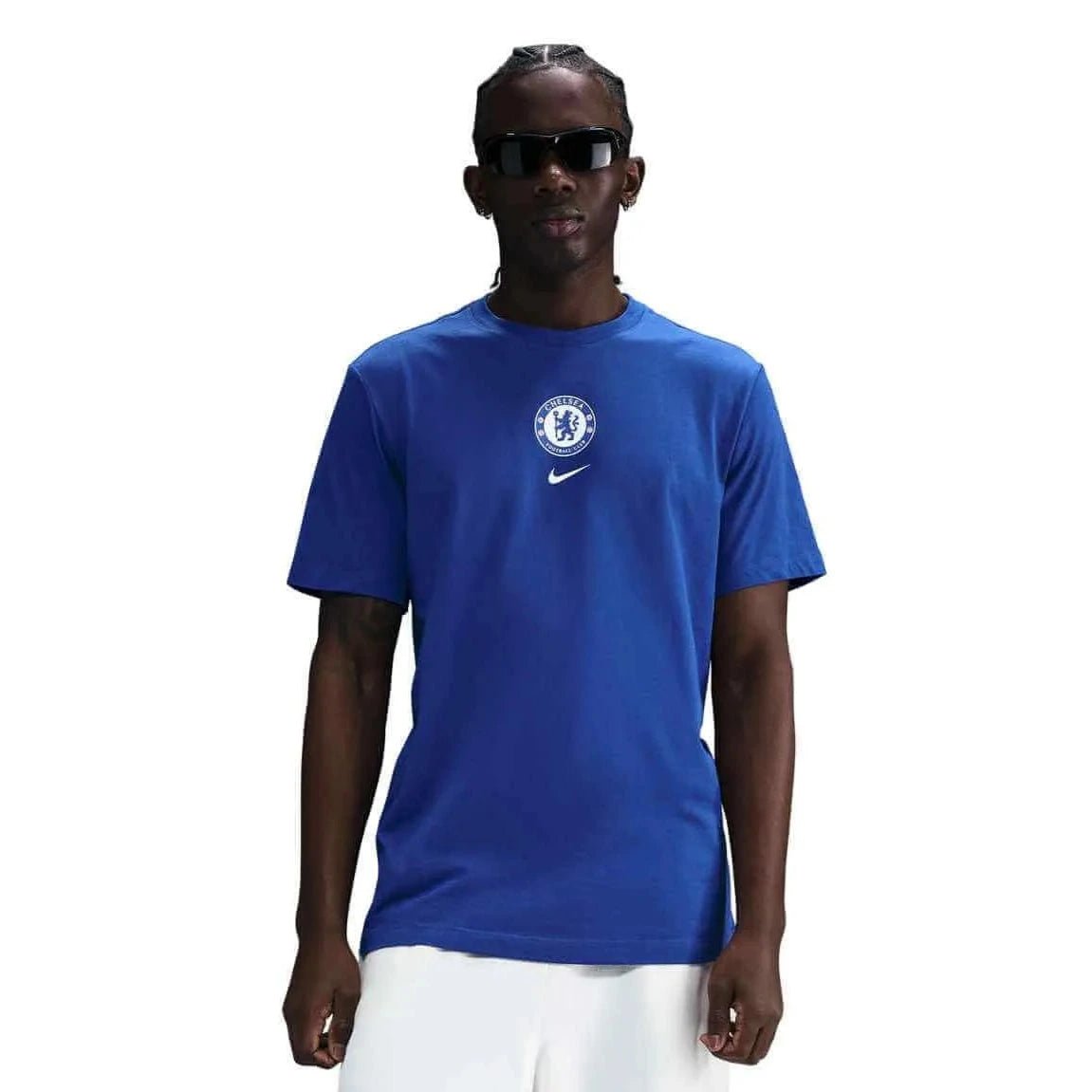 Nike 2025-26 Chelsea Men's Crest Tee (Model - Front)