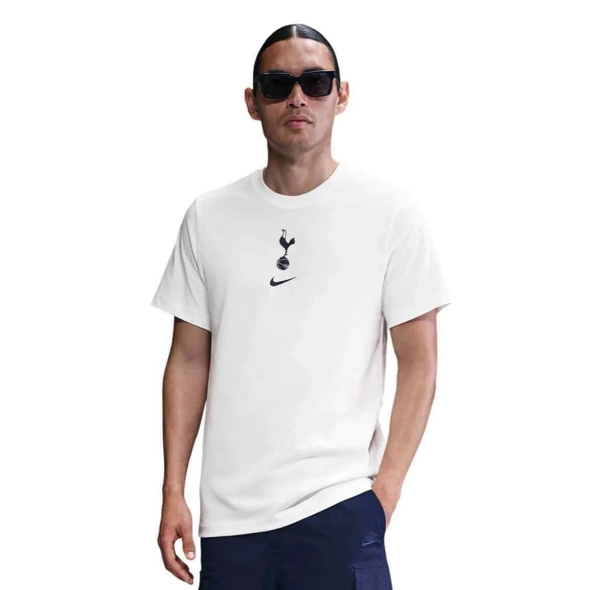 Nike 2025-26 Tottenham Men's Crest Tee (Model - Front)