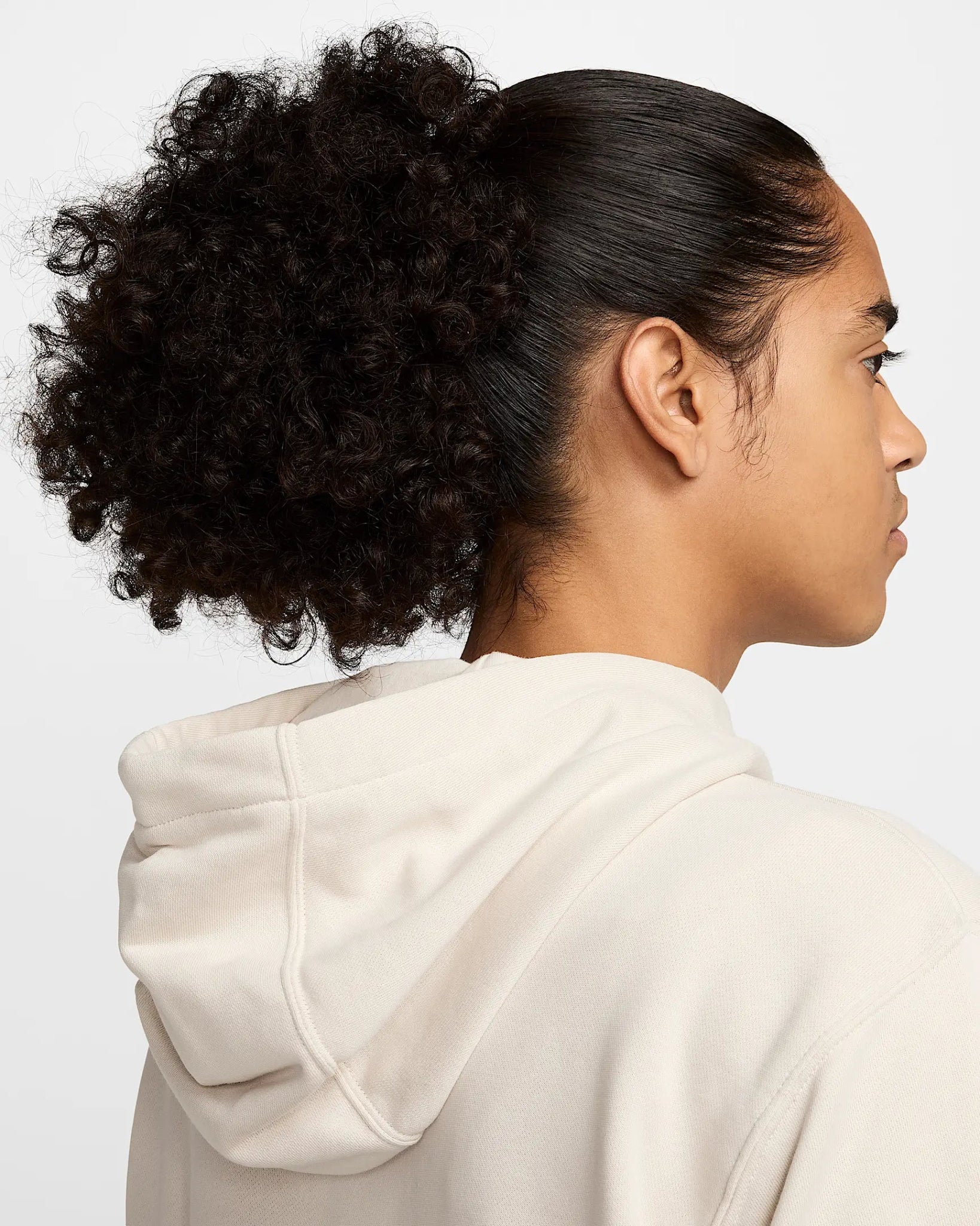 Nike 2025 Club America Men's Club Pullover Hoody (Detail 2)