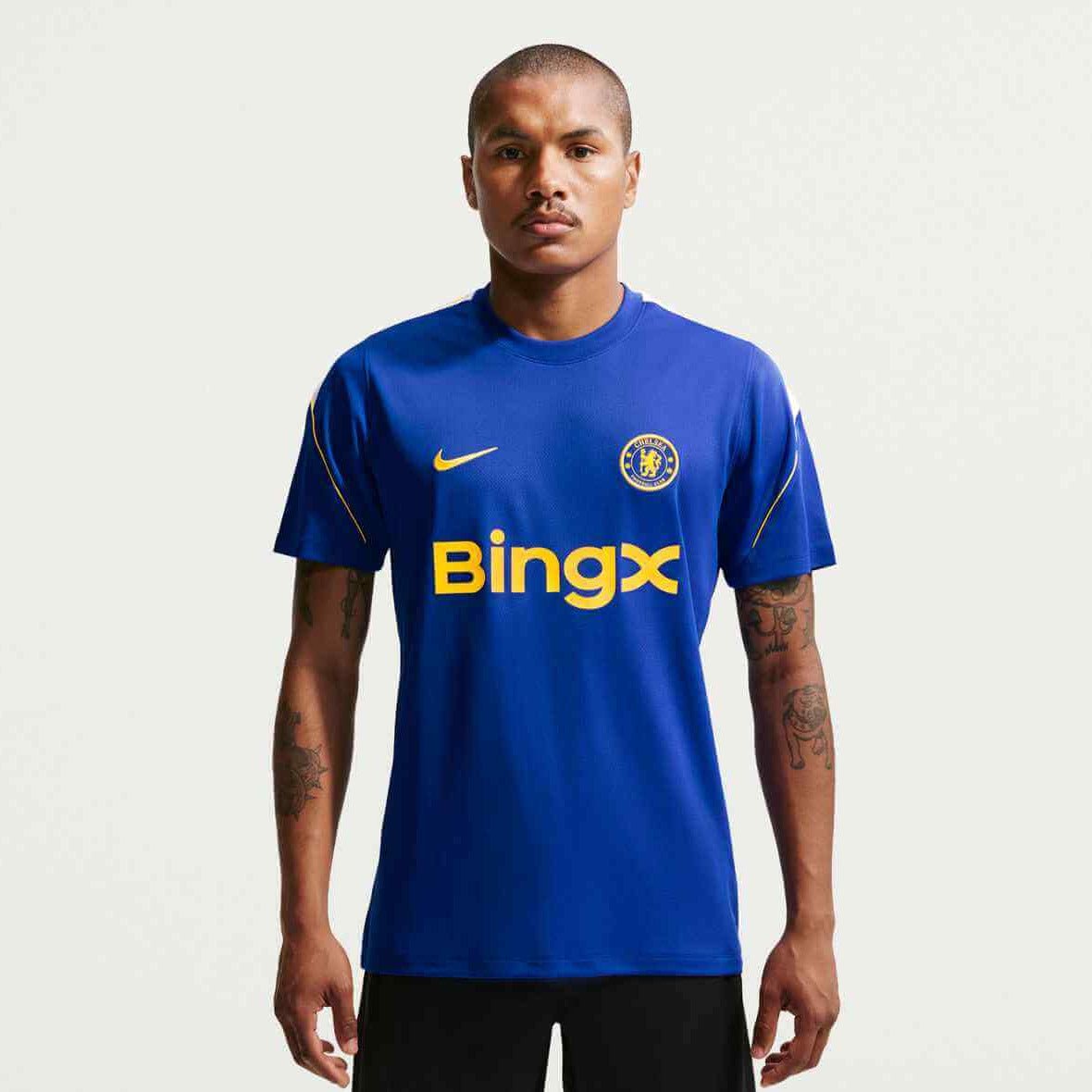 Nike 2026-27 Chelsea Men's Dri-Fit  Strike Top (Model - Front)