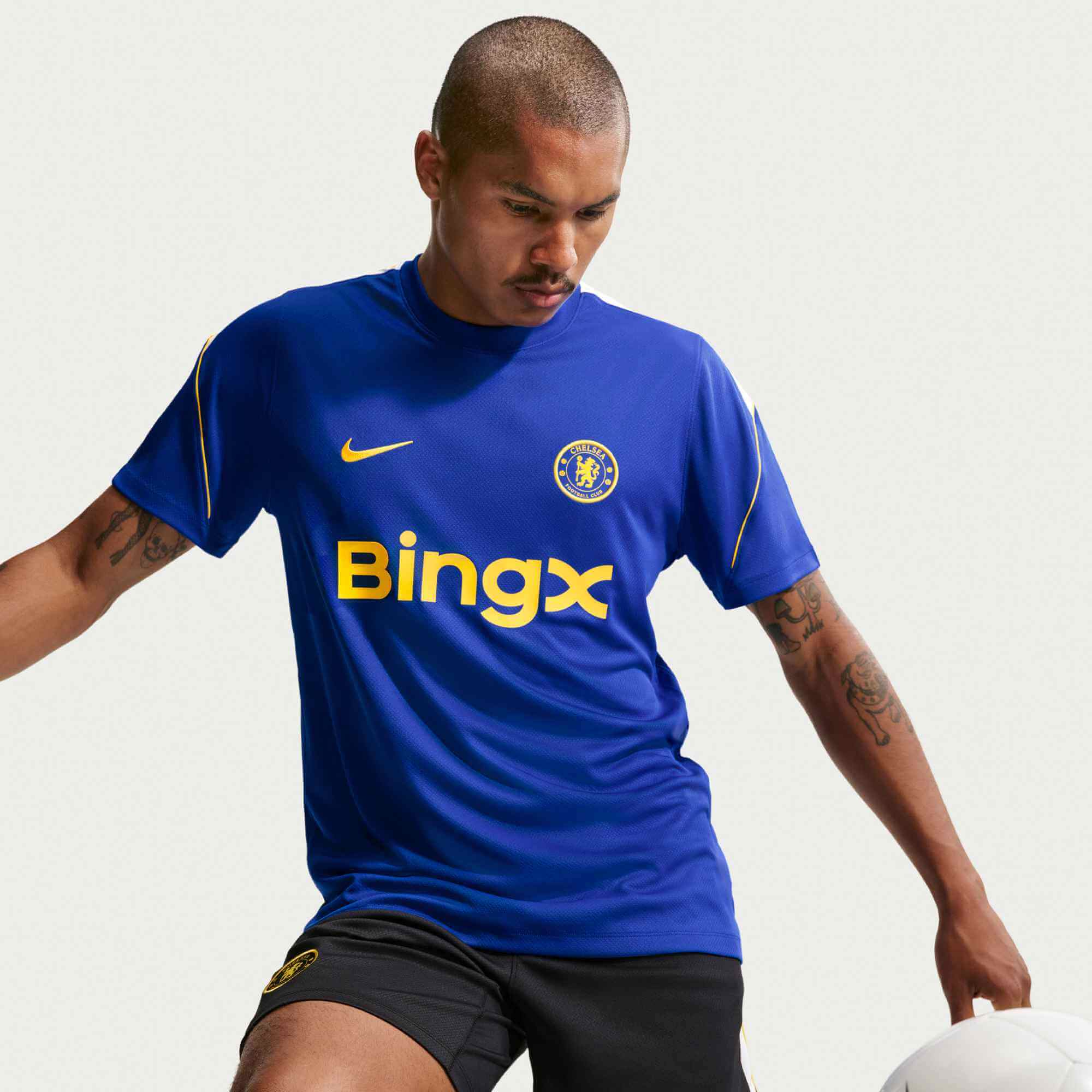 Nike 2026-27 Chelsea Men's Dri-Fit  Strike Top (Model - Side)