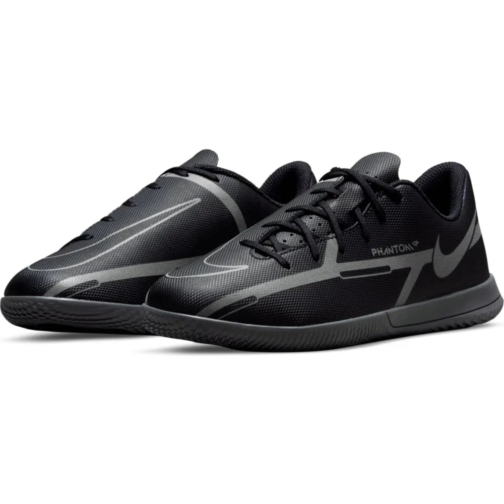 Nike JR Phantom GT2 Club IC - Black  (Pair - Diagonal)