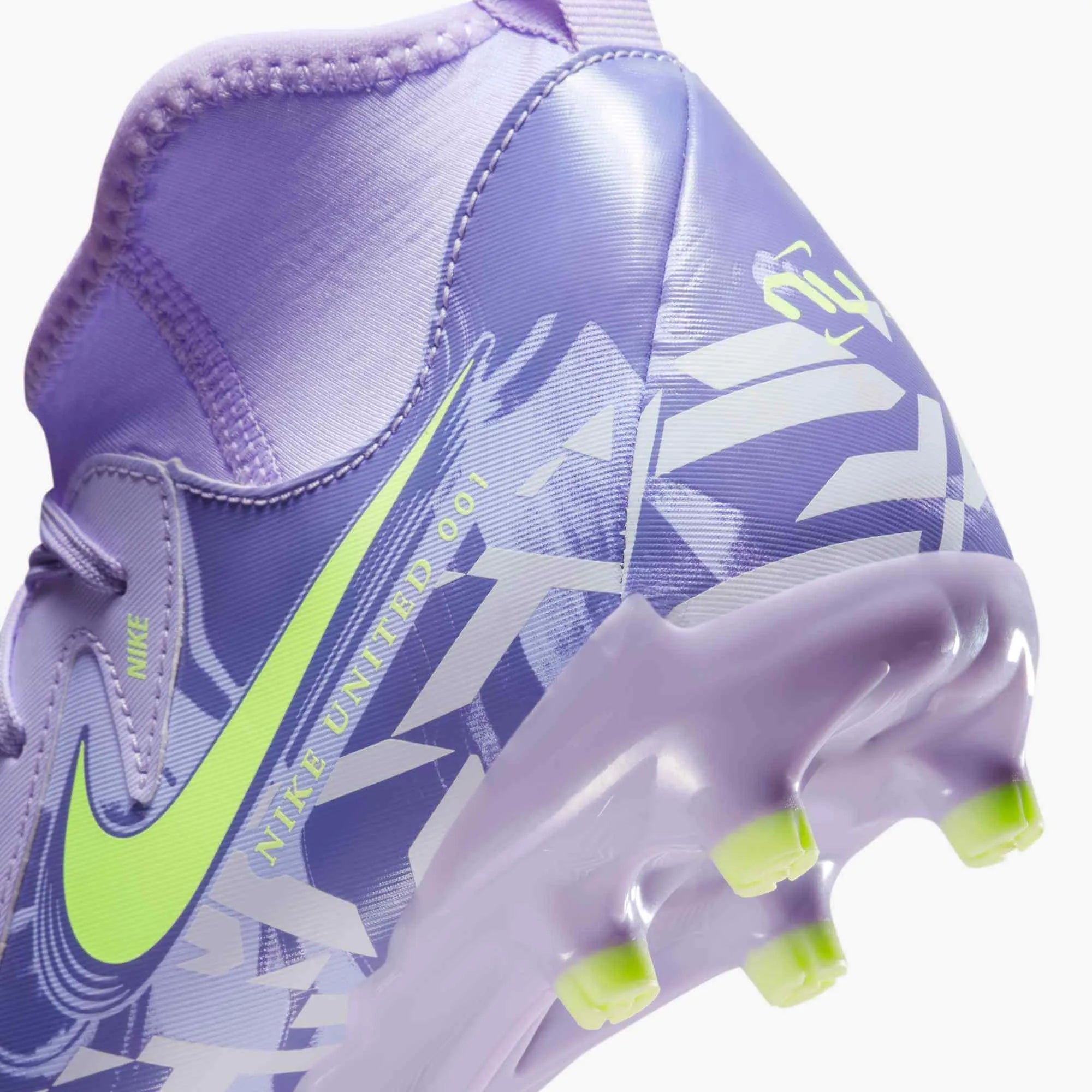 Nike Junior Phantom Luna II Academy NU1 Firm Ground Soccer Cleats - United Pack (SP25)