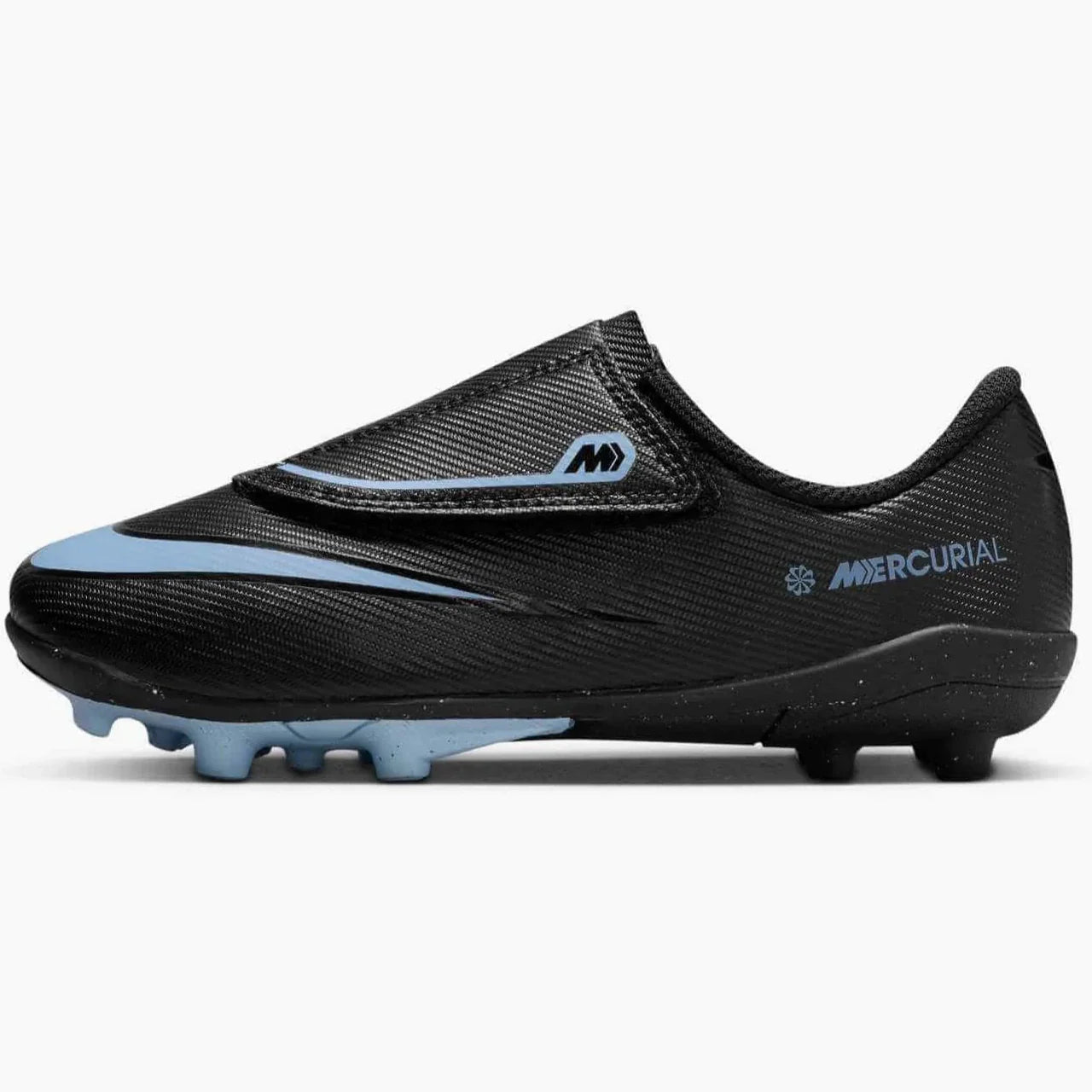 Nike Kids Vapor 16 Club PS (V) Multi-Ground Black Soccer Cleats/Shin Guards/Ball Bundle