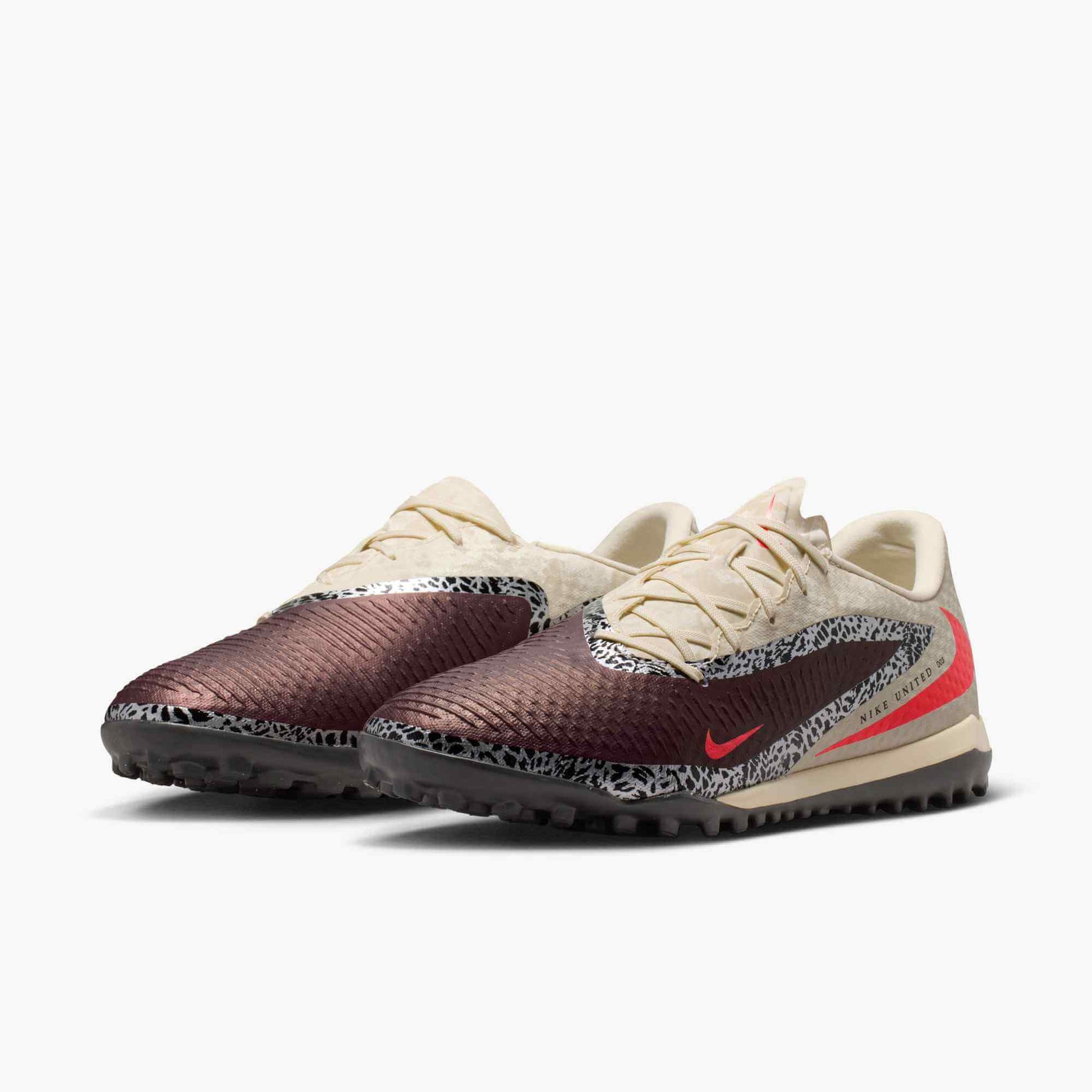 Nike Phantom 6 Low Academy NU3 Turf Soccer Shoes - United NU3 Pack (SU26) (Pair - Lateral)
