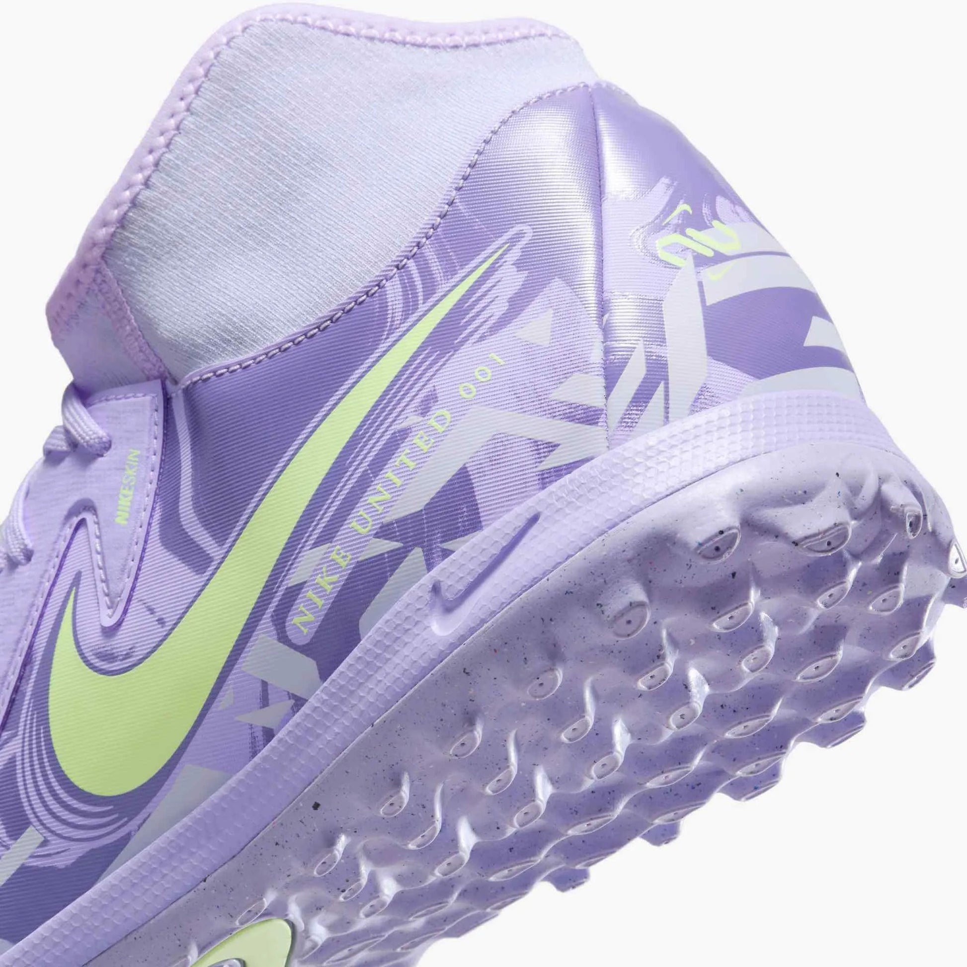 Nike Phantom Luna II Academy NU1 Turf Soccer Shoes - United Pack (SP25)