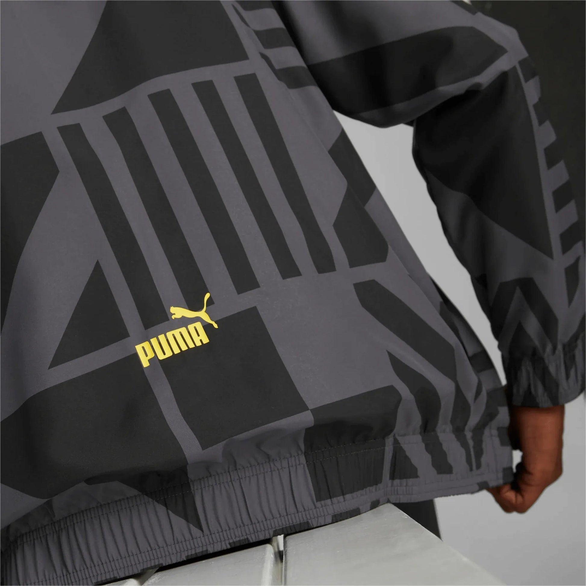 Puma 2022-23 Borussia Dortmund Prematch Jacket Black-Yellow