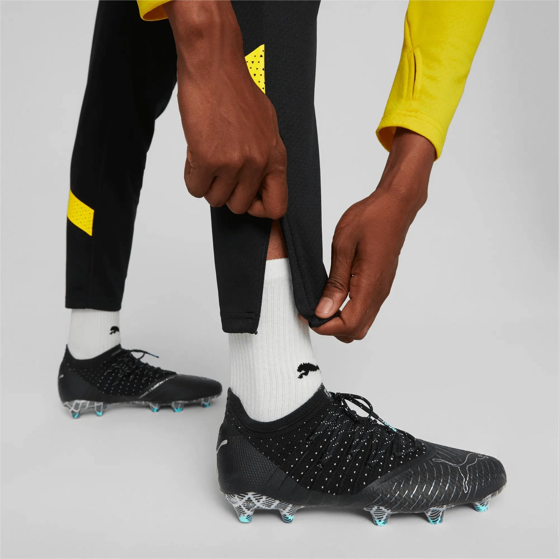 Puma 2022-23 Borussia Dortmund Training Pants Black-Yellow (Detail 2)