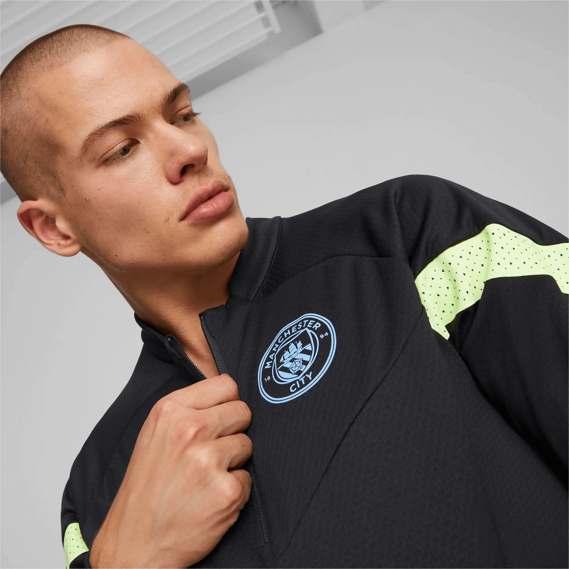 Puma 2022-23 Manchester City Quarter Zip Training Top - Puma Black-Fizzy Light