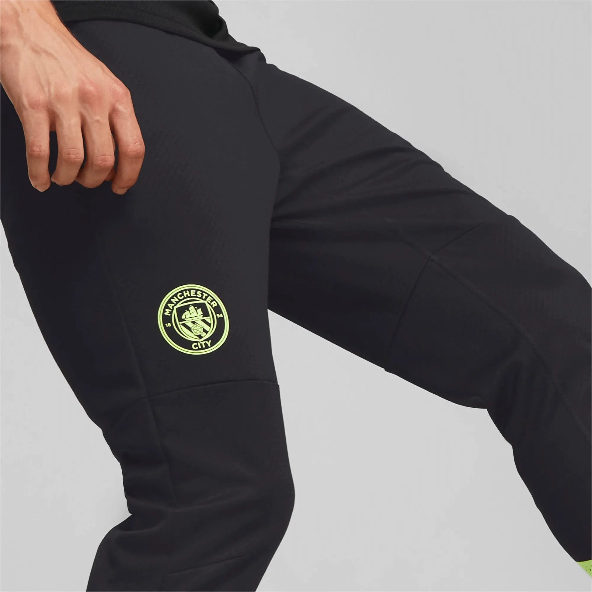 Puma 2022-23 Manchester City Training Pants Black (Detail 2)