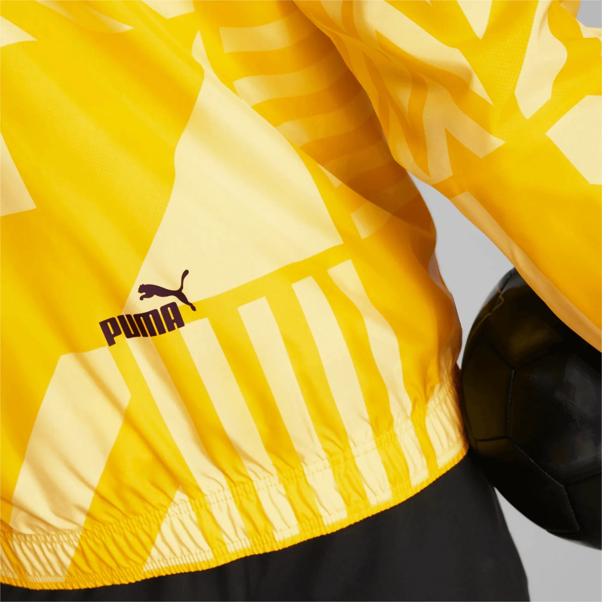 Puma 2022/23 Borussia Dortmund Prematch Jacket