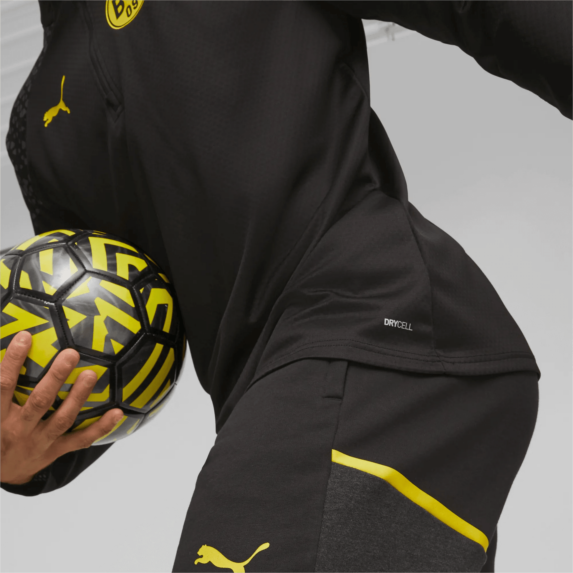 Puma 2023-24 Borussia Dortmund Men's Quarter-Zip Training Top