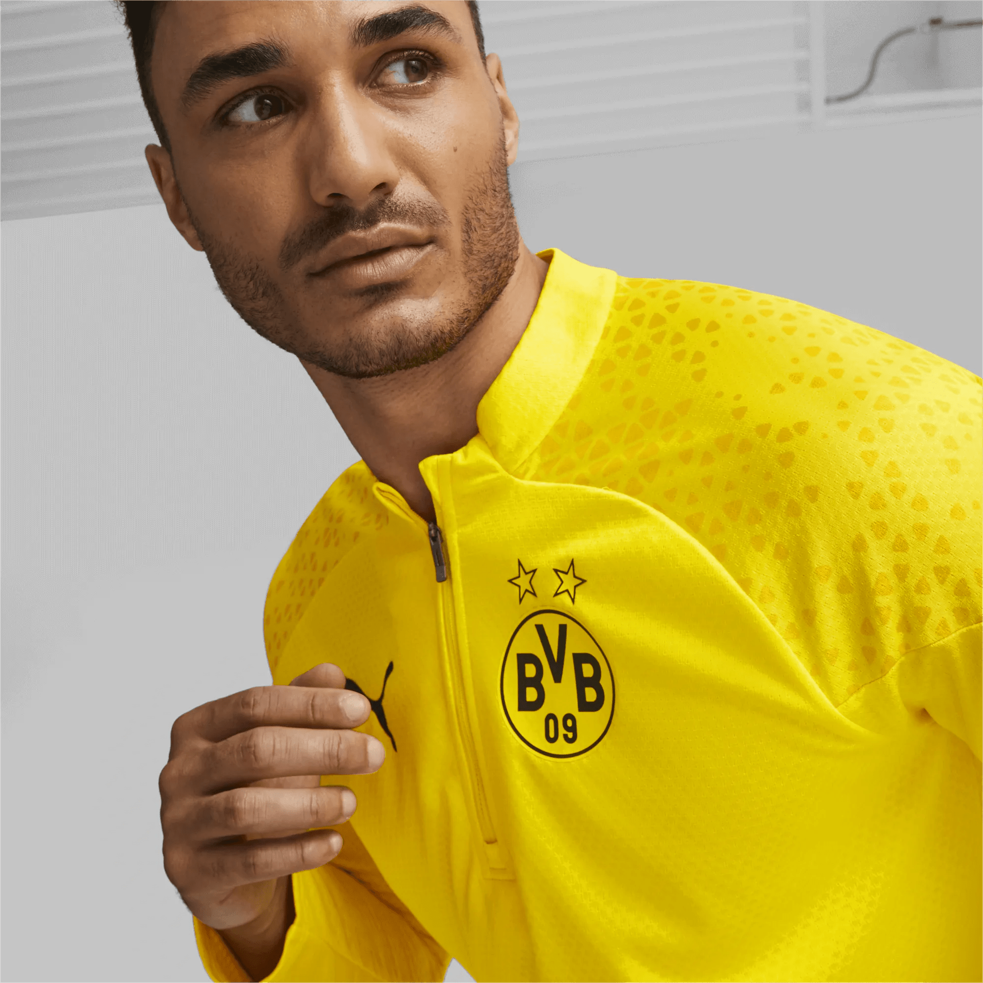 Puma 2023-24 Borussia Dortmund Men's Quarter-Zip YB Training Top