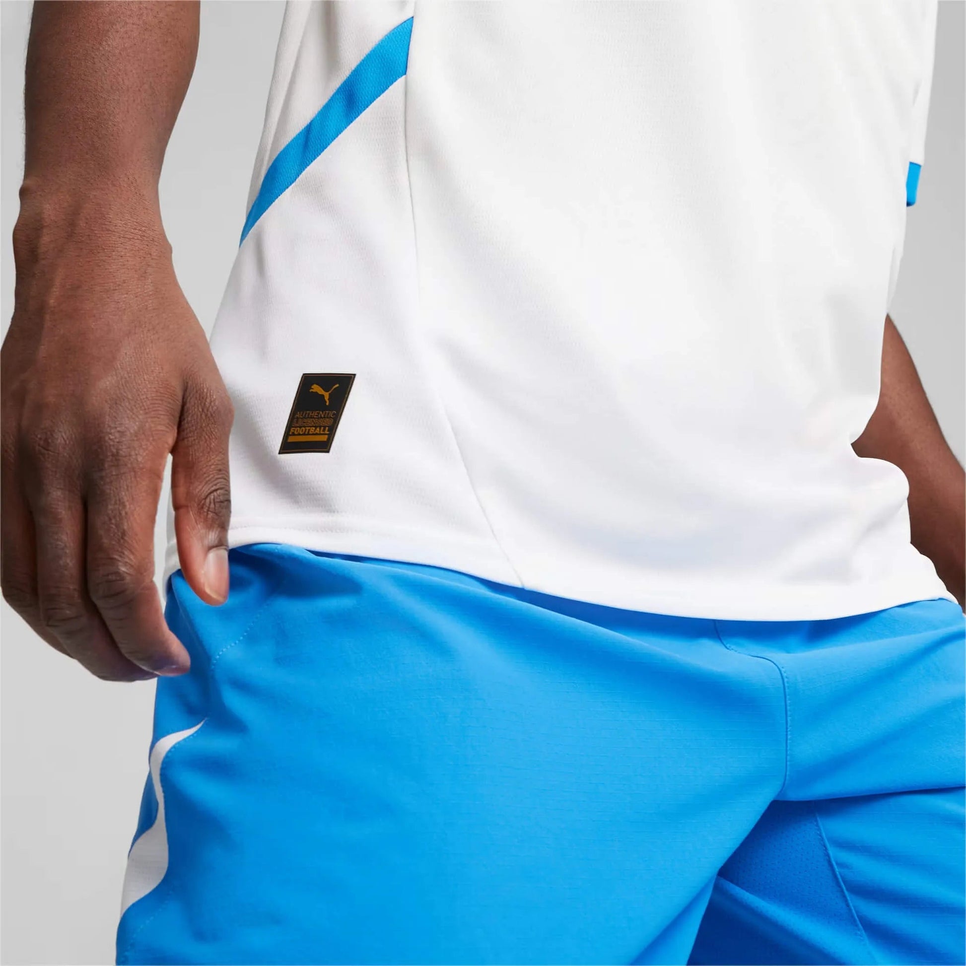 Puma 20224-25 Czech Republic Stadium Away Jersey (Detail 2)