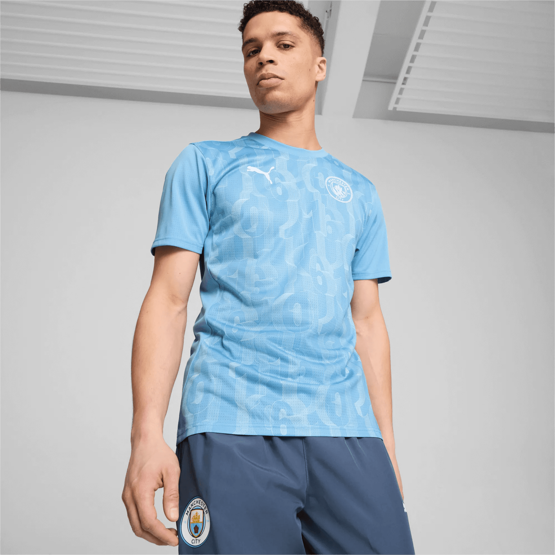 Puma 2024-25 Manchester City Men's Pre-Match Jersey (Model - Front)