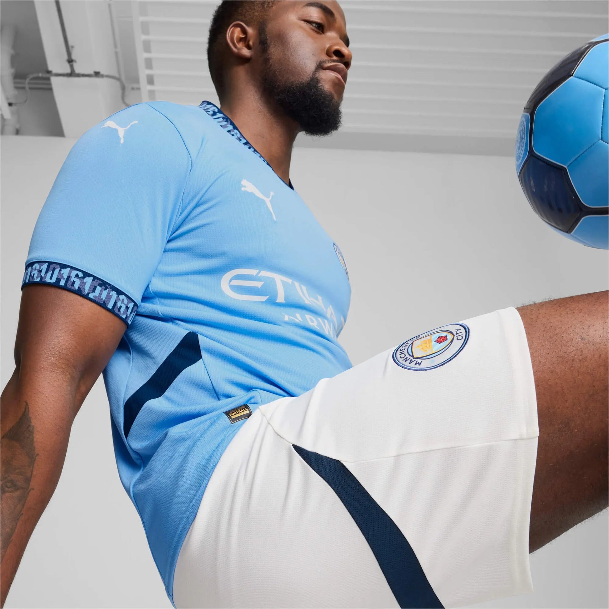 Puma 2024-25 Manchester City Men's Stadium Jersey (Detail 1)