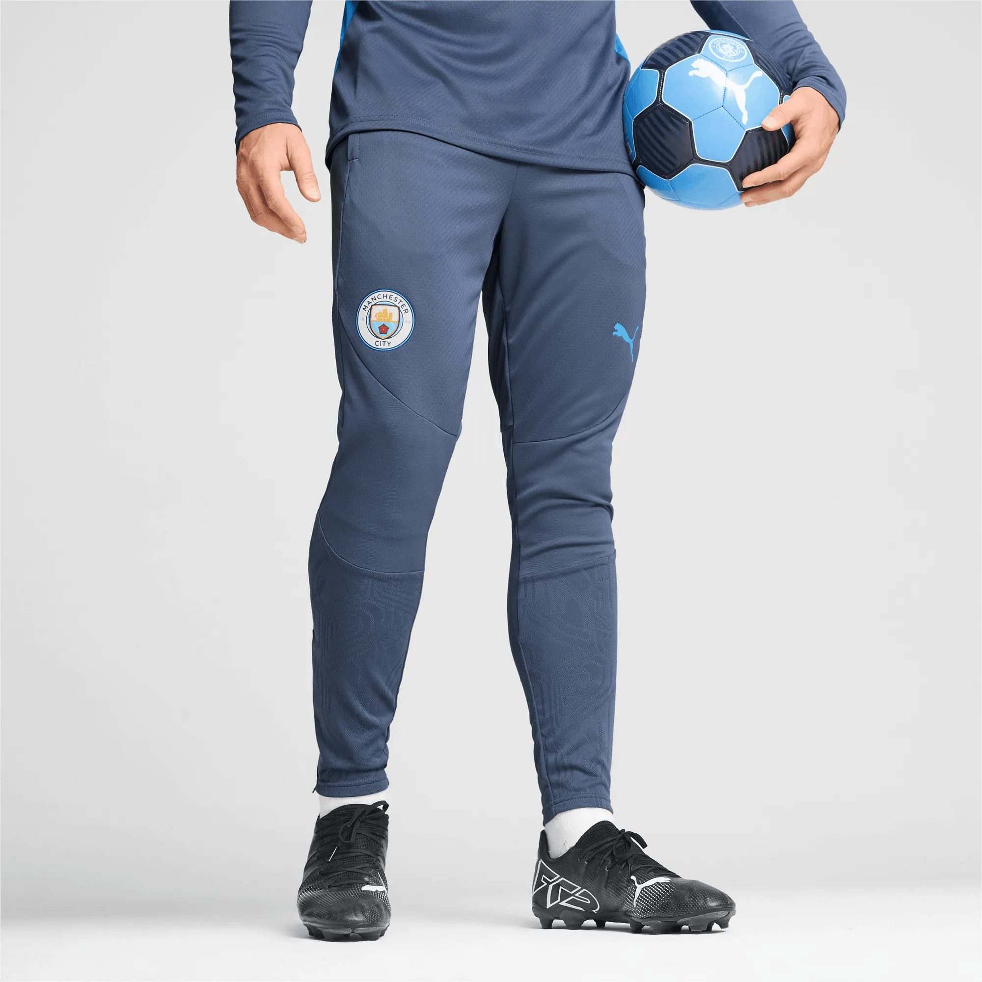 Puma 2024-25 Manchester City Men's Training Pants (Model - Front)