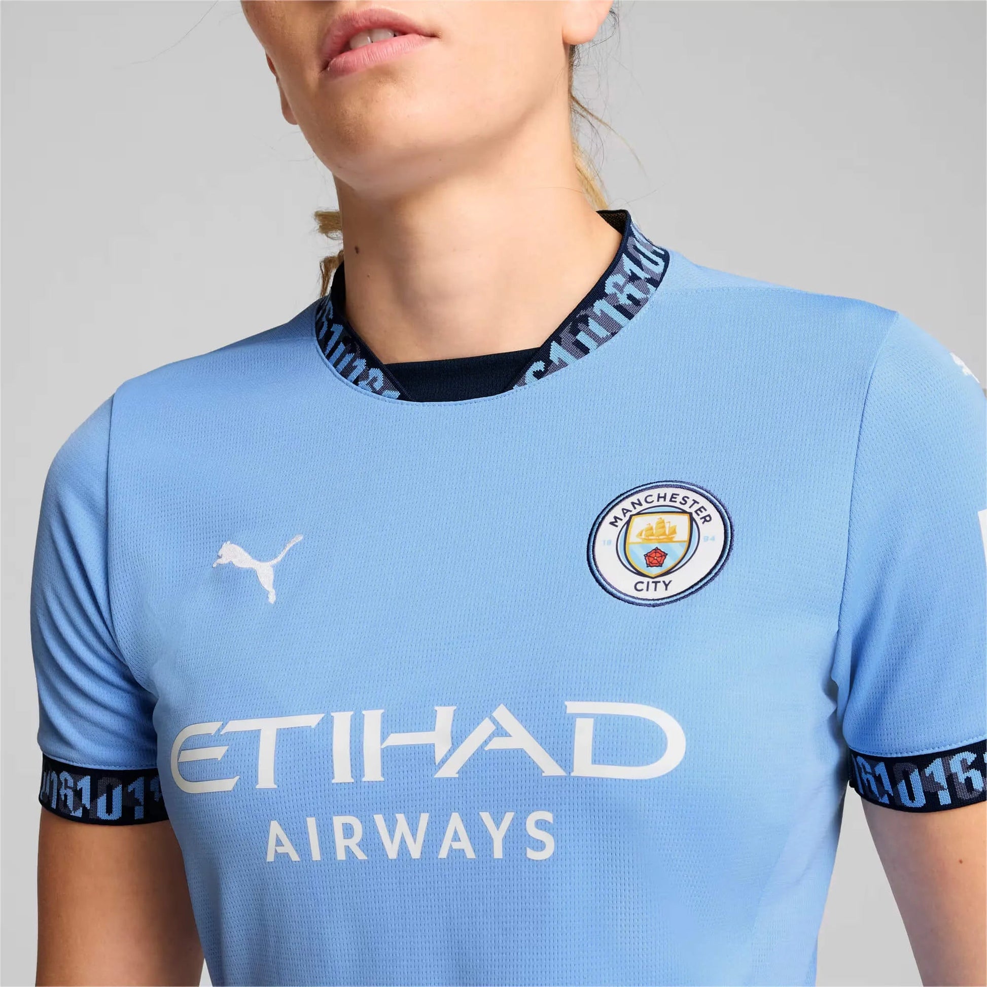 Puma 2024-25 Manchester City Women's Stadium Home Jersey (Detail 1)